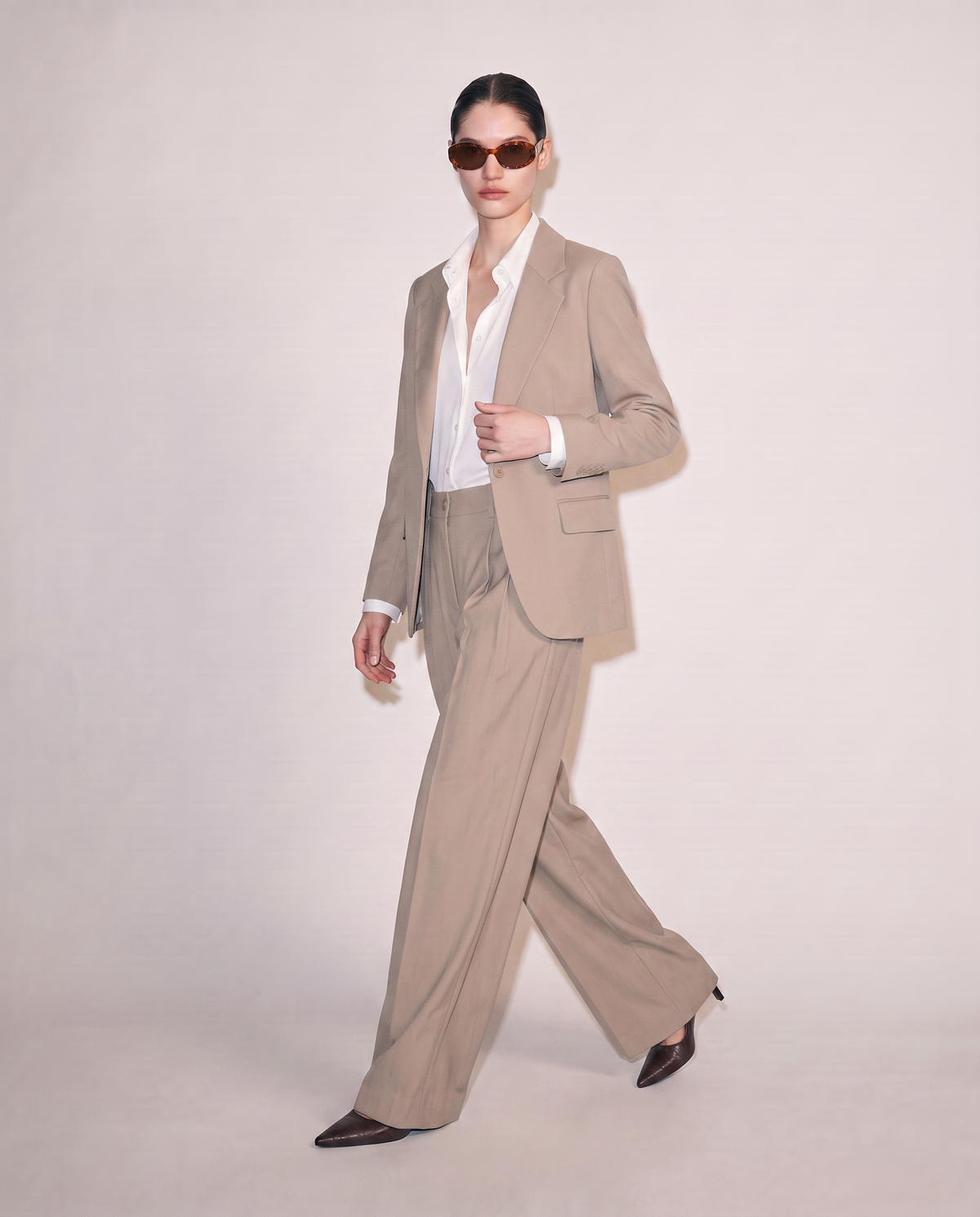 Single-breasted jacket with regular fit - Beige