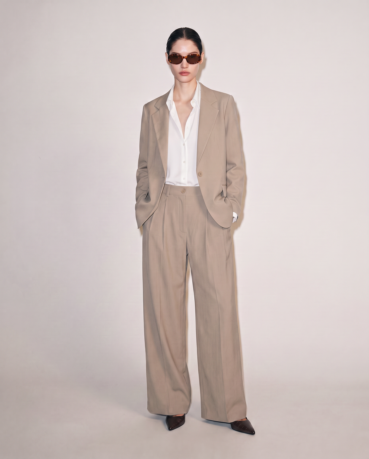 Single-breasted jacket with regular fit - Beige