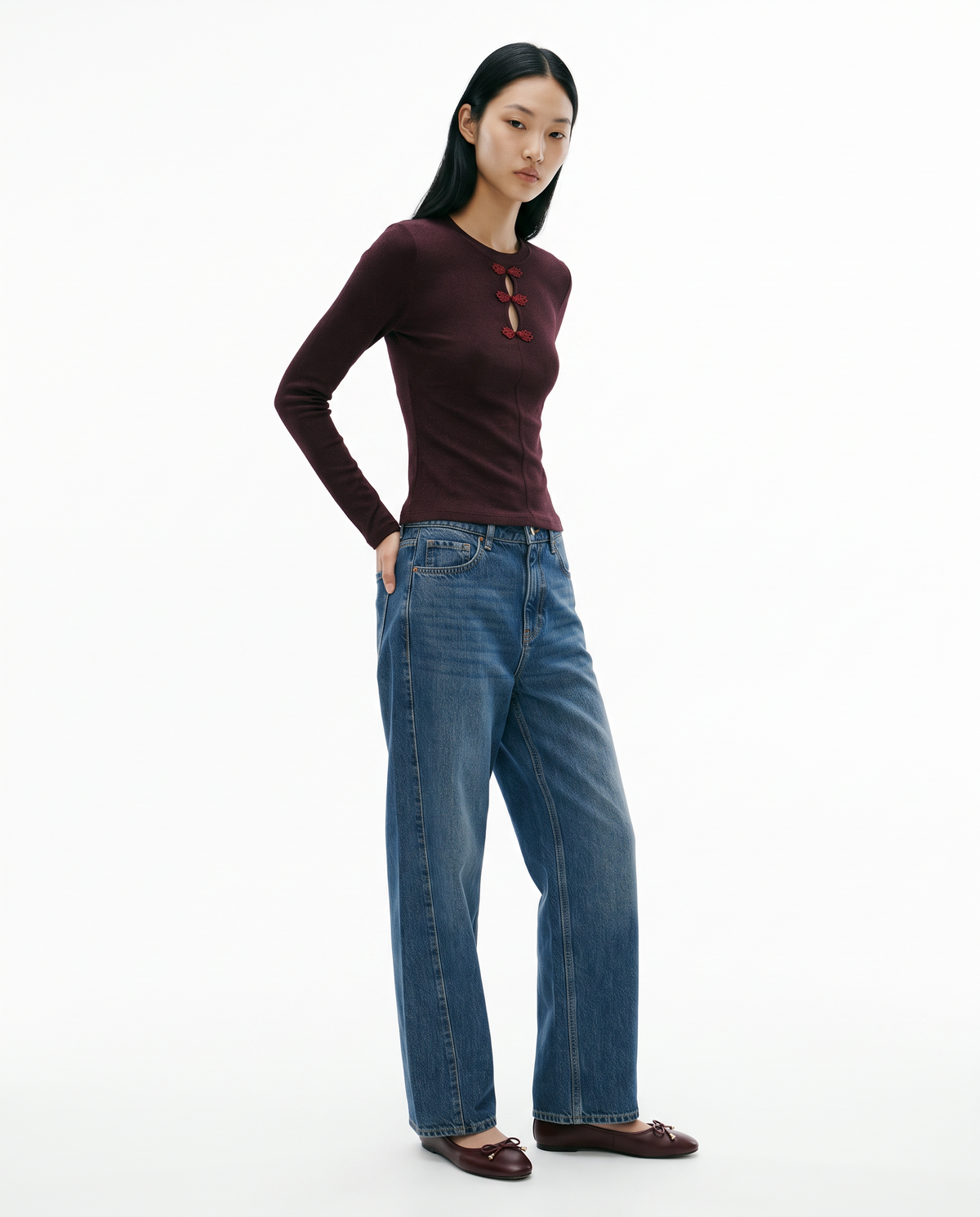 Long sleeve top with keyhole opening and frog fastenings - Red