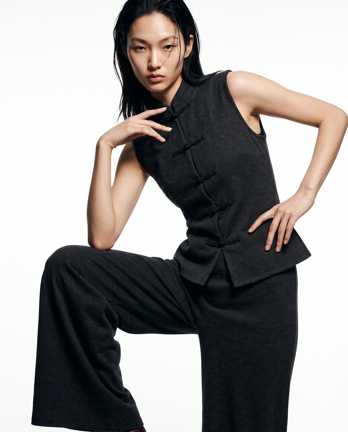 Gilet con collo alla coreana e chiusura ad alamari - Nero