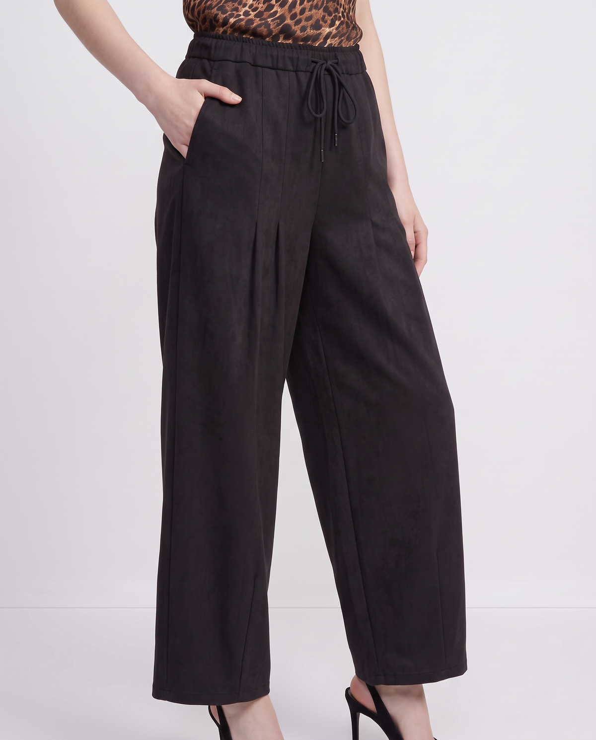 Pantaloni barrel effetto camoscio con coulisse in vita - Nero