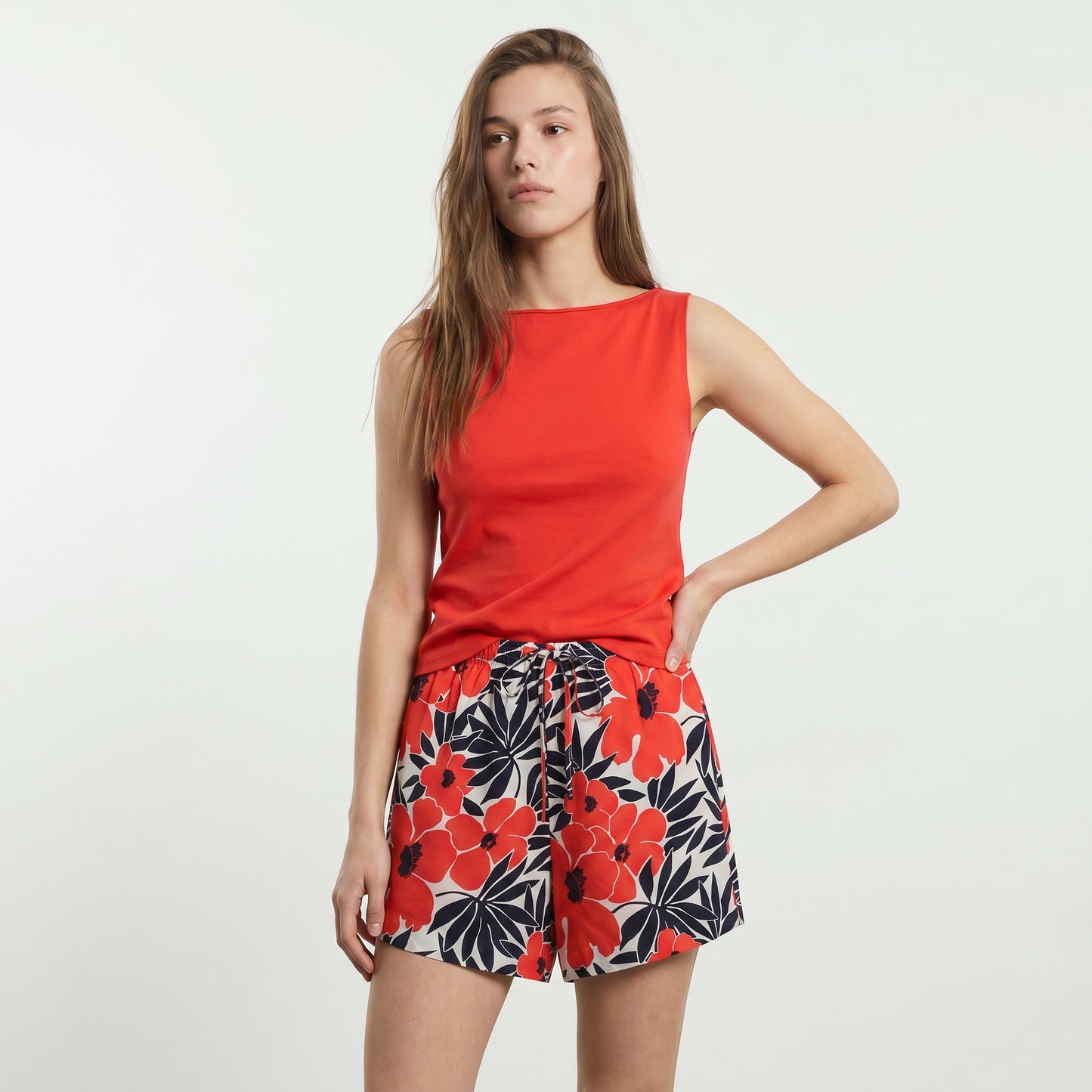 Printed fabric shorts with gathered waist - 