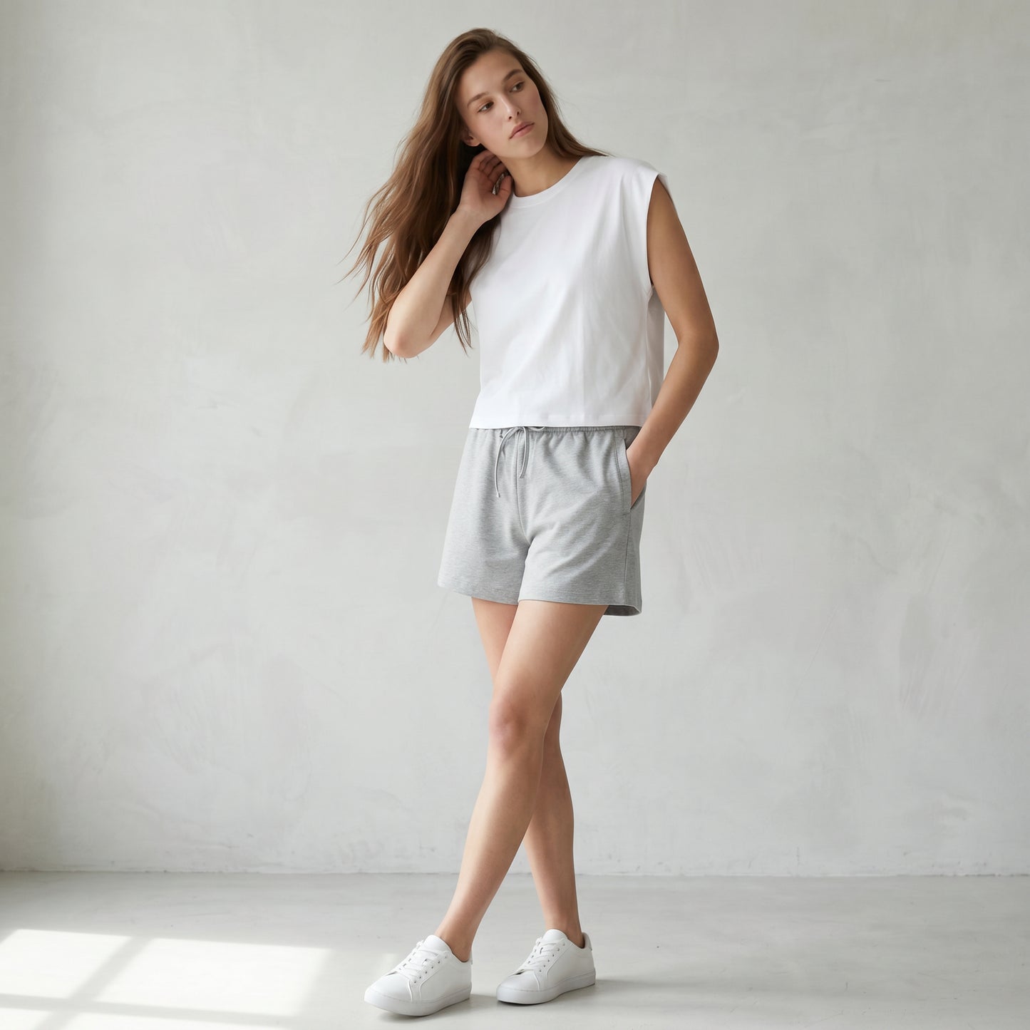 Short in cotone con coulisse e tasche - Grigio chiaro mel.