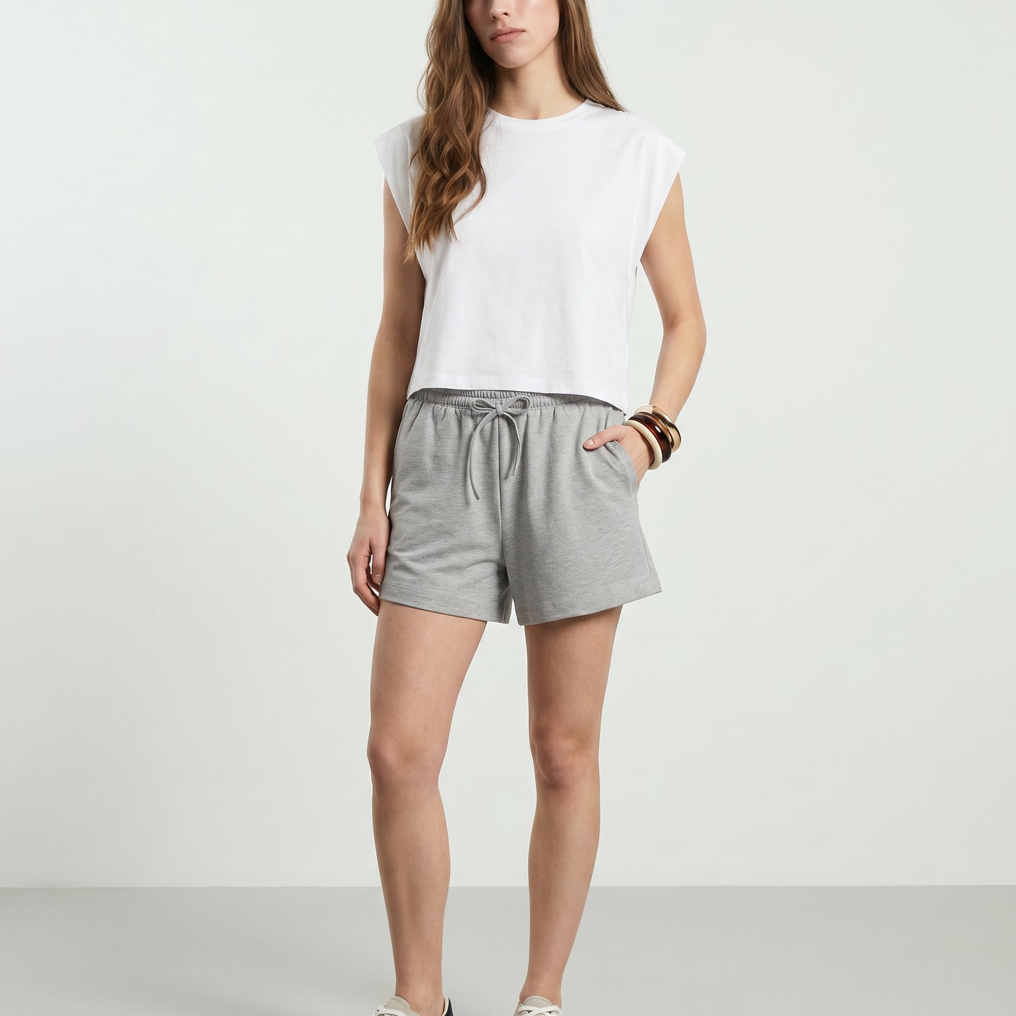 Short in cotone con coulisse e tasche - Grigio chiaro mel.