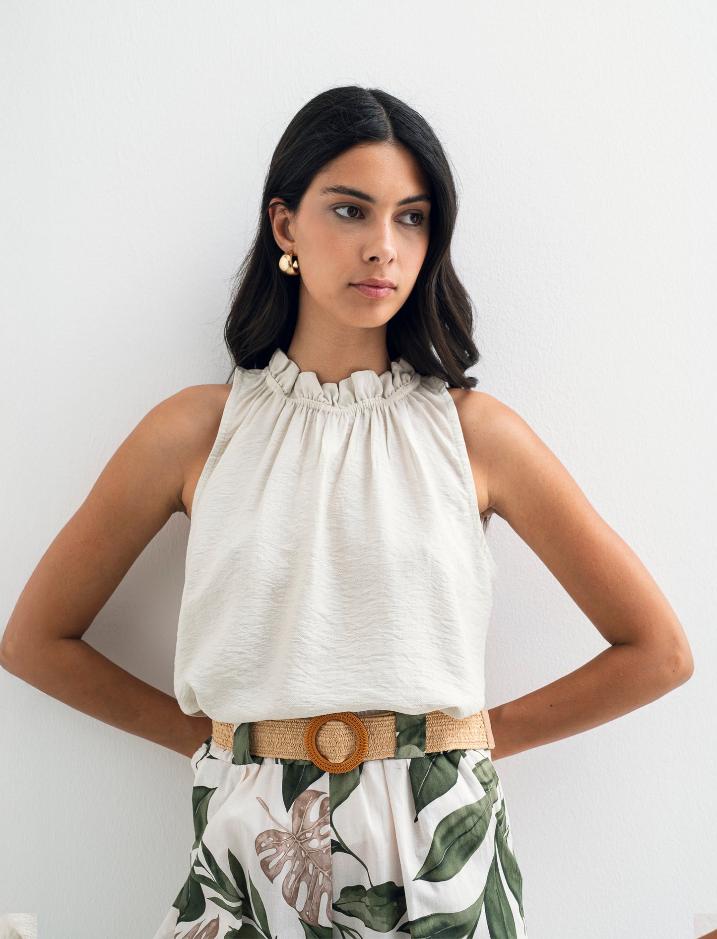Top in cotone lavato con arriccio sul collo - Beige