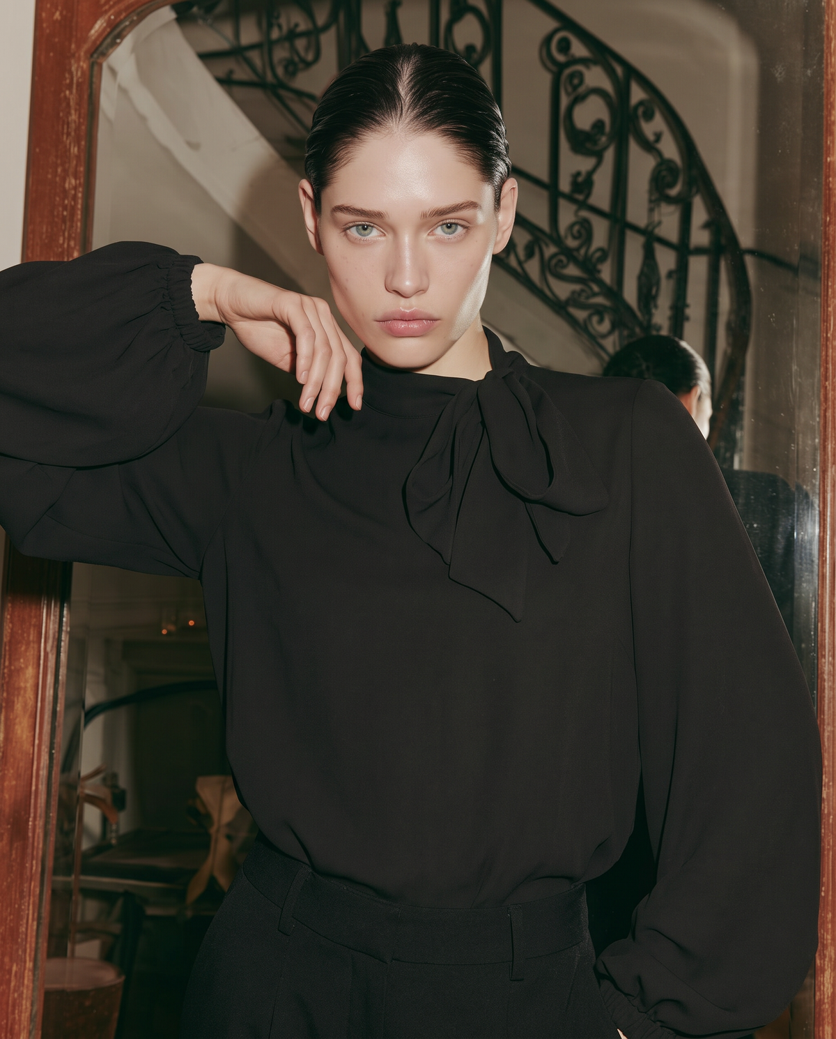 Balloon blouse with neck scarf - Black