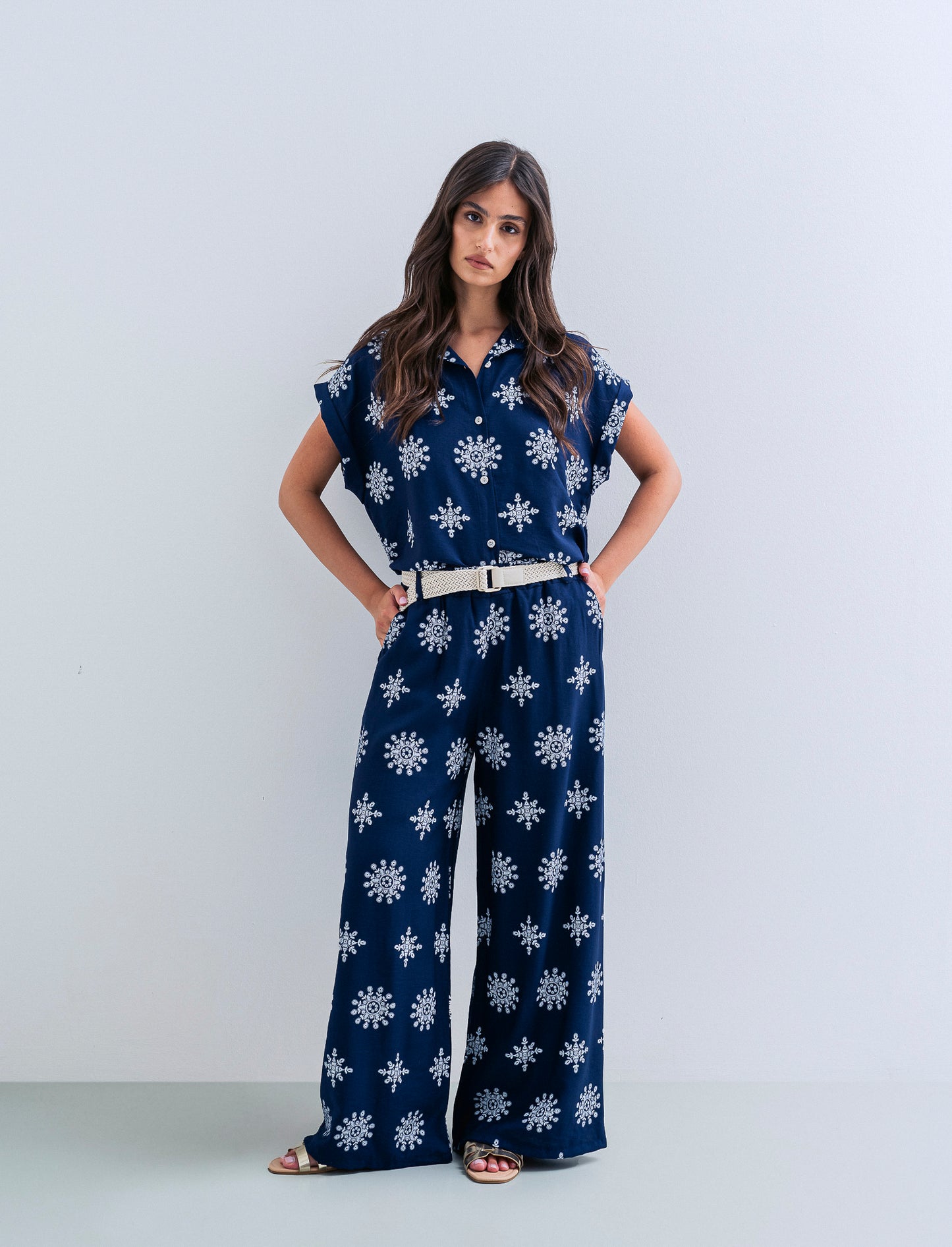 Pantalone palazzo stampato con cintura - Blu