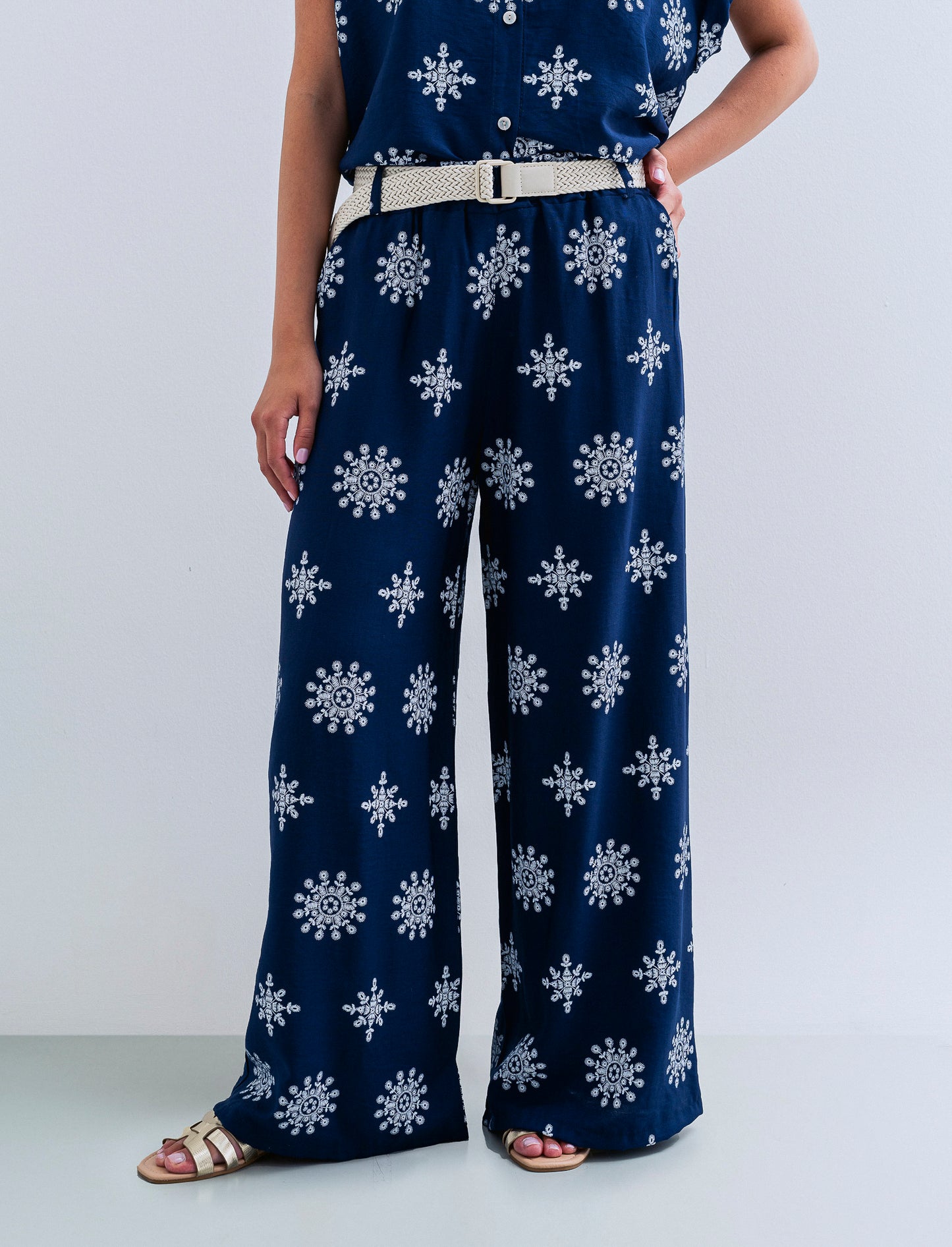 Pantalone palazzo stampato con cintura - Blu