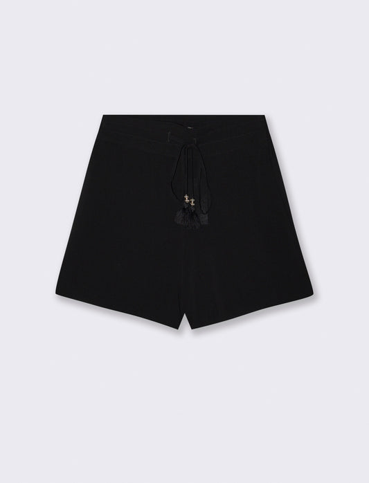 Elevate your summer wardrobe with these stylish women's shorts featuring an elastic waistband for ul - Black