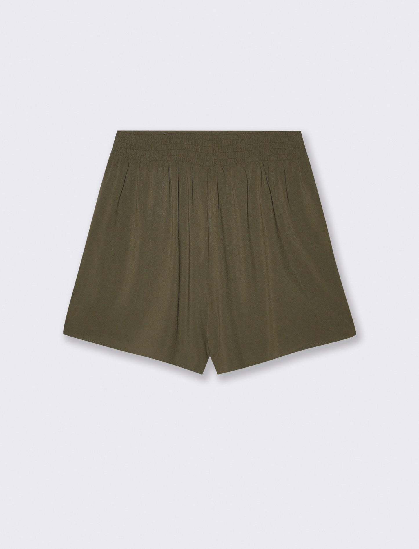 Elevate your summer wardrobe with these stylish women's shorts featuring an elastic waistband for ul - Green
