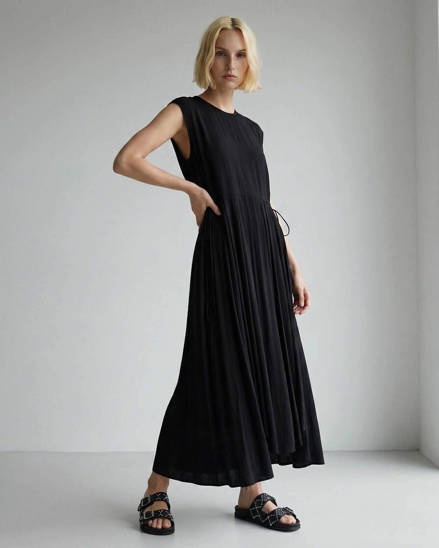 Vestito lungo con scollo rotondo e coulisse - Nero