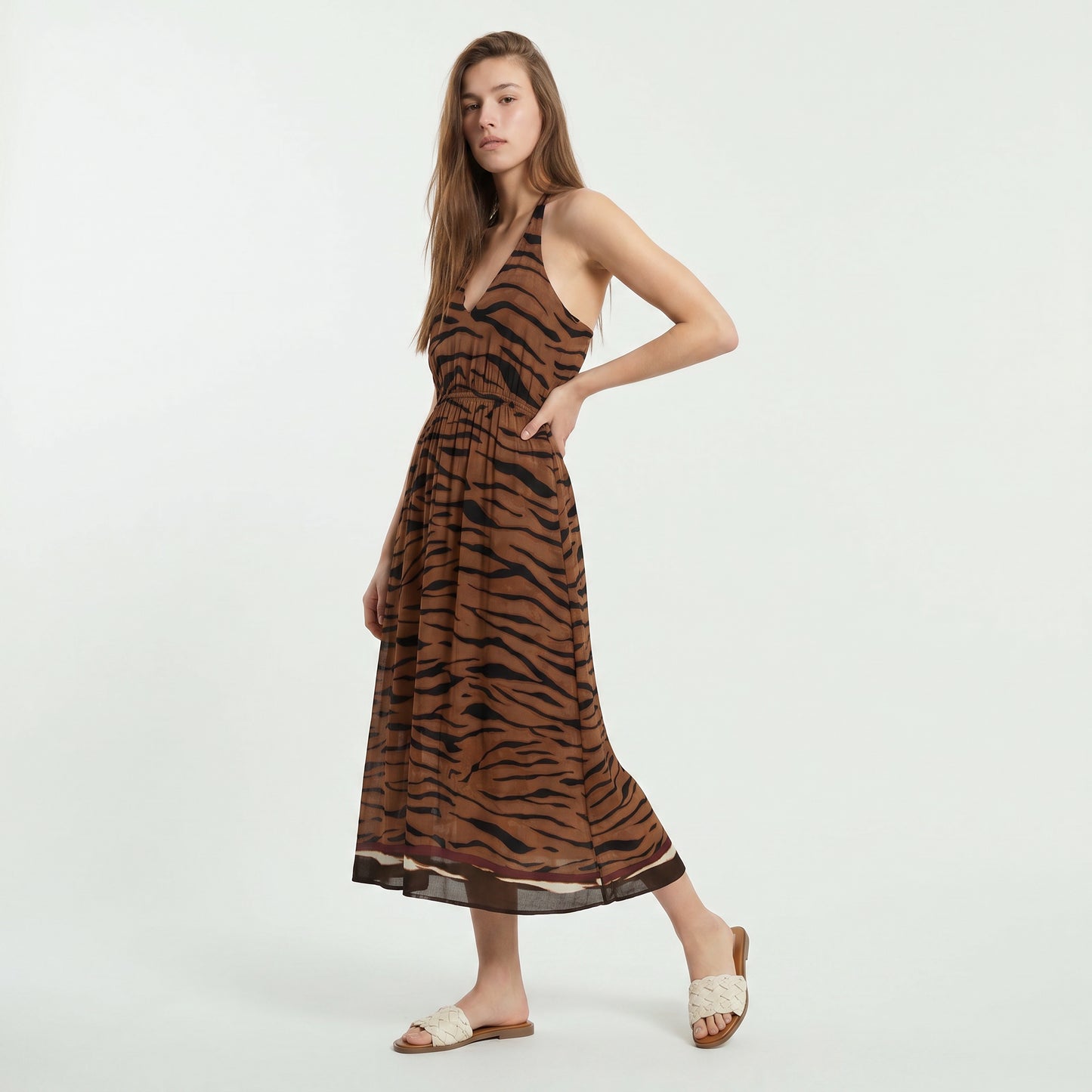 Vestito lungo con scollo a V e spacchi - var 1