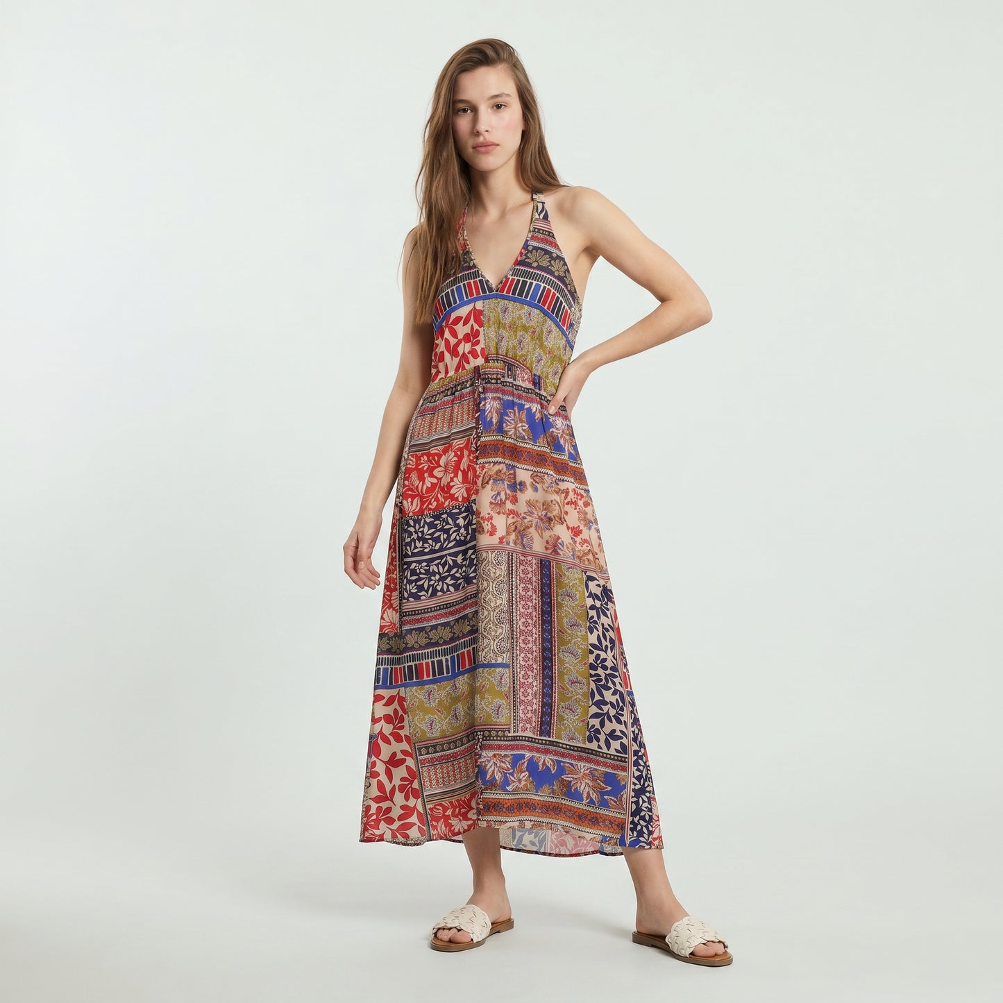 Vestito lungo con scollo a V e spacchi - var 3