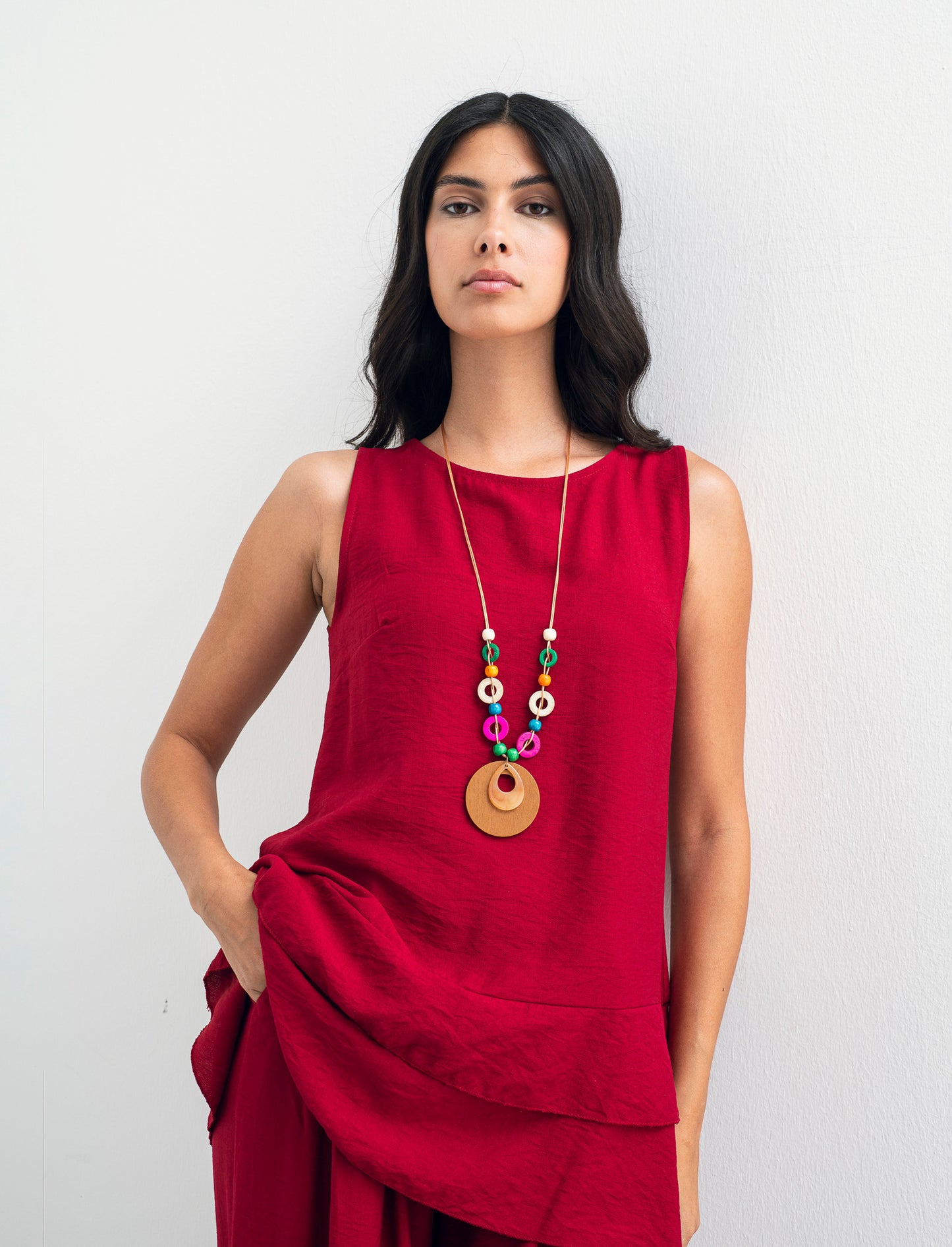 Top con balza e collana - Rosso india