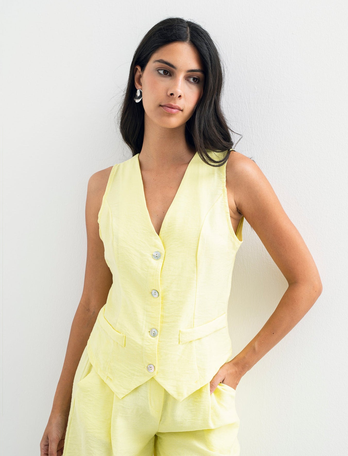Gilet con bottoni in viscosa - Giallo