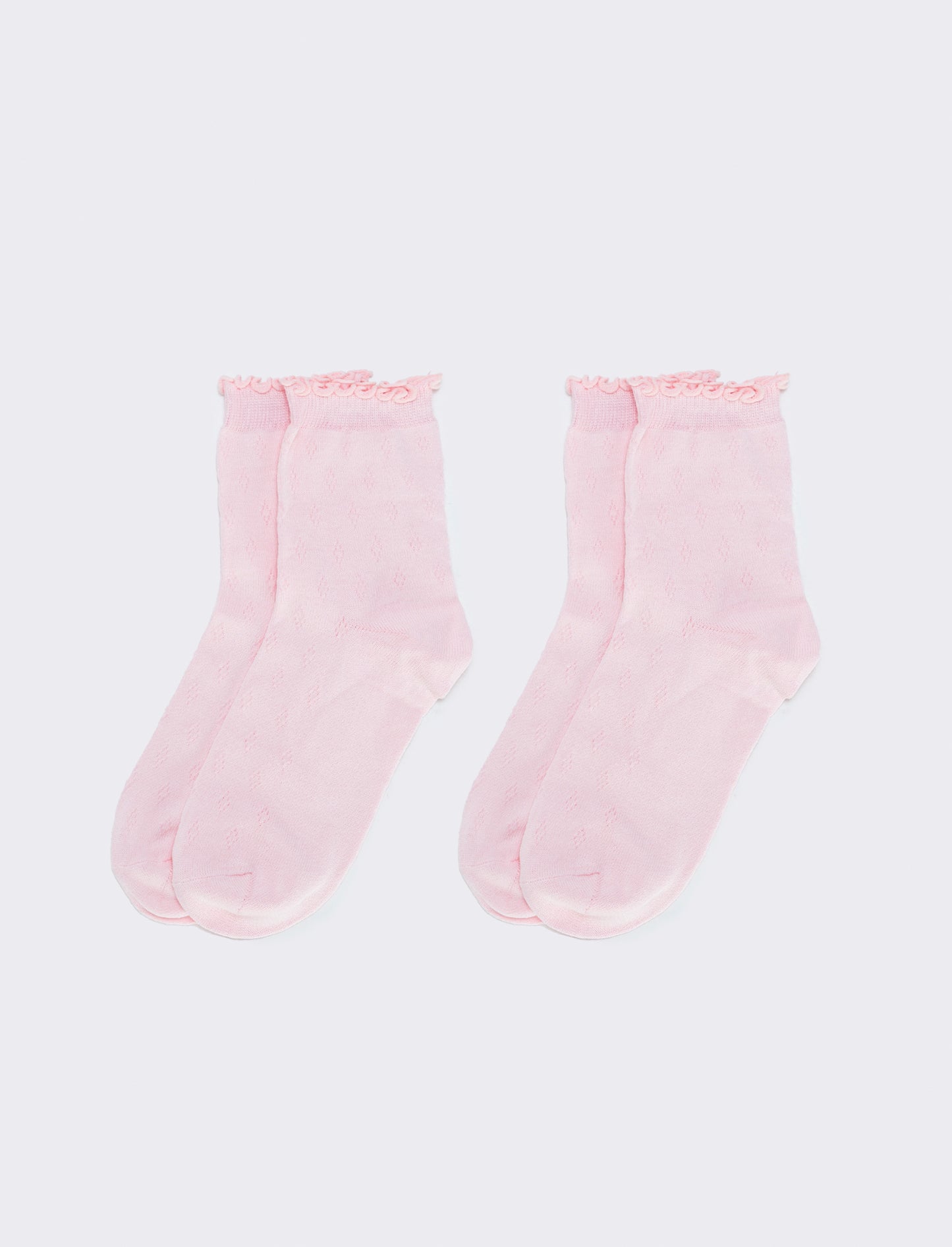 Introducing the Freel Set of 2 pairs of ankle socks, designed specifically for women who appreciate - Pink