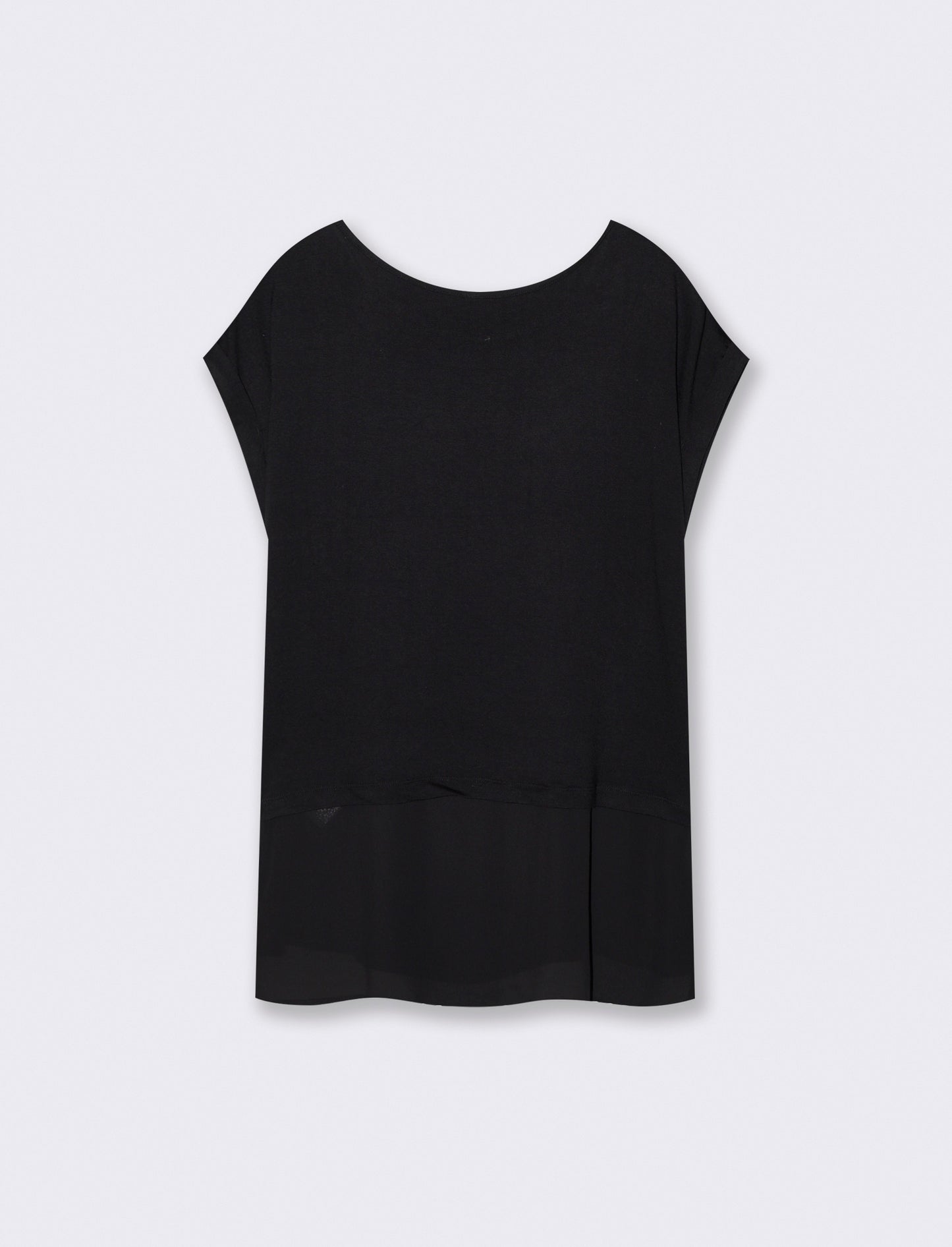 The kimono blouse features a captivating front print that adds a touch of elegance to any outfit. Wi - Black