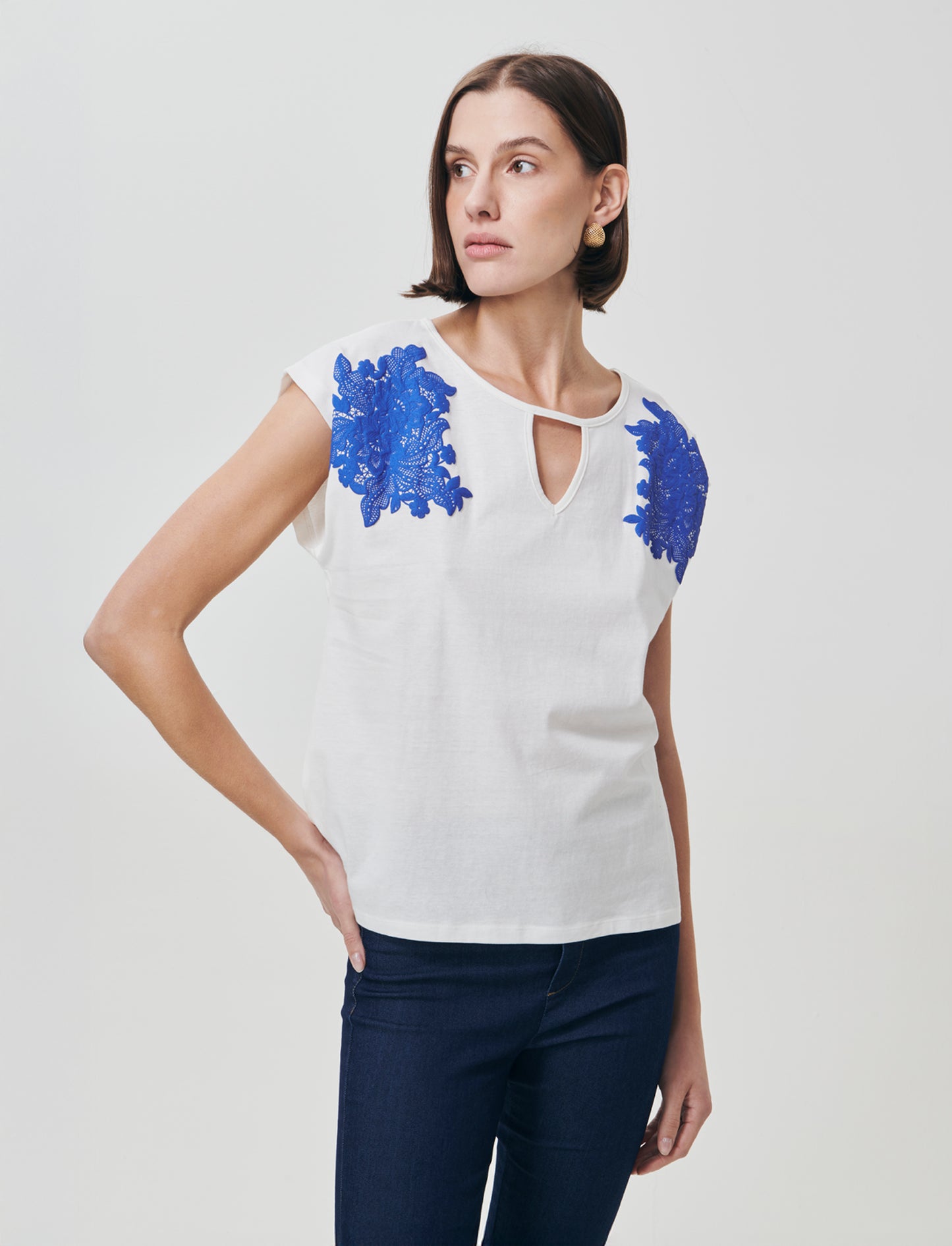 T-Shirt Manica Corta con Apertura al Collo - Bianco latte