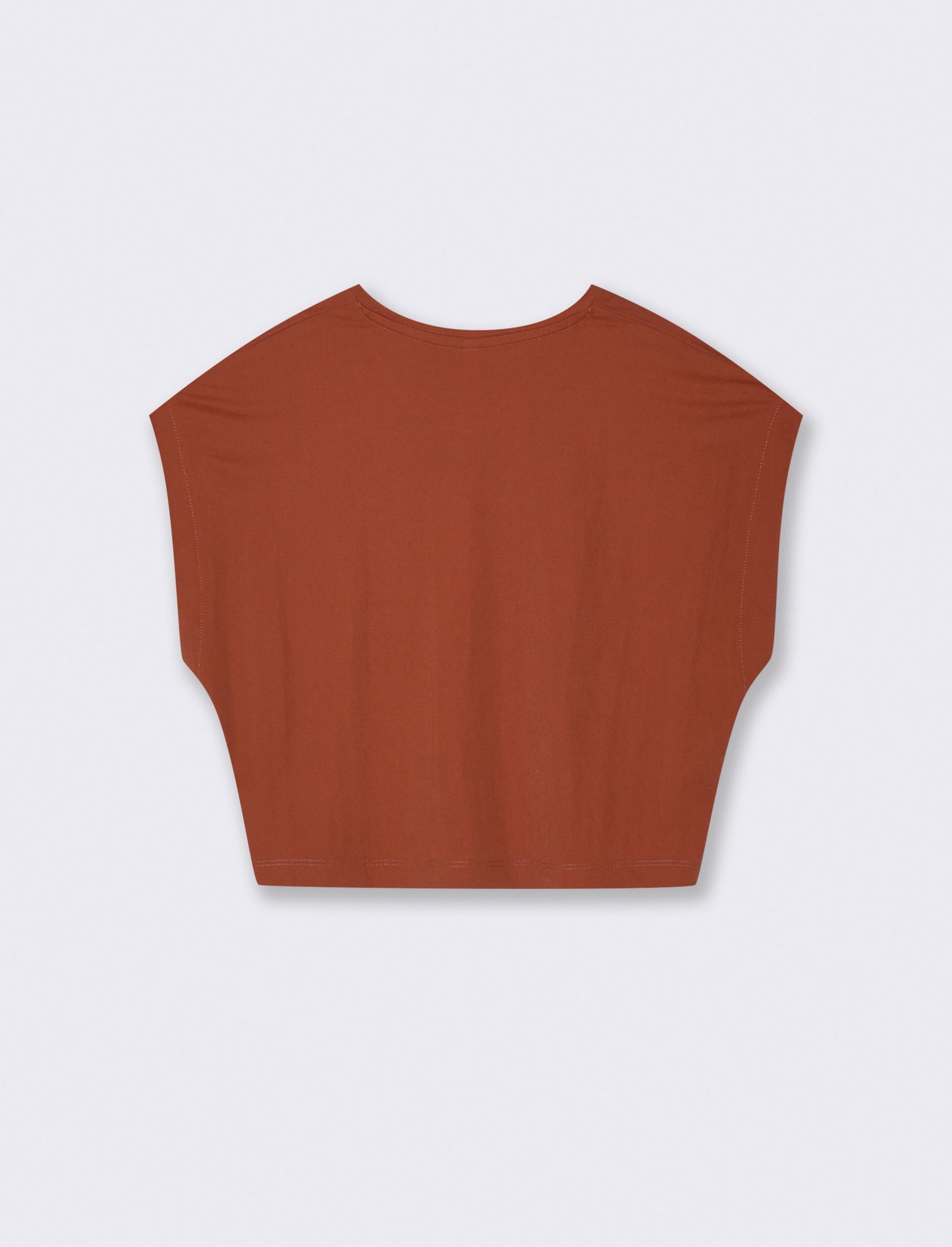 Elevate your everyday wardrobe with this essential basic t-shirt. Designed for women, it features a - Orange