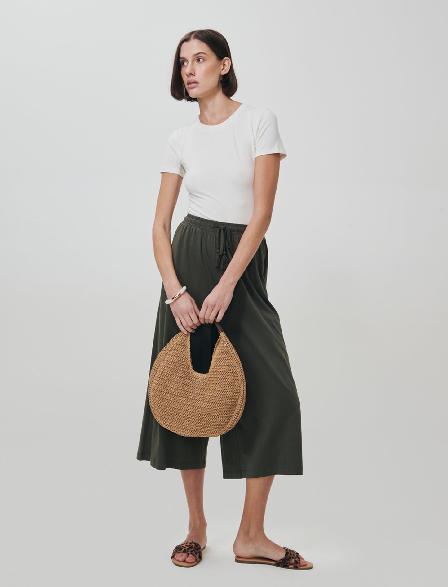 Introducing the stylish culotte pants designed for the modern woman. Featuring a comfortable elastic - Green