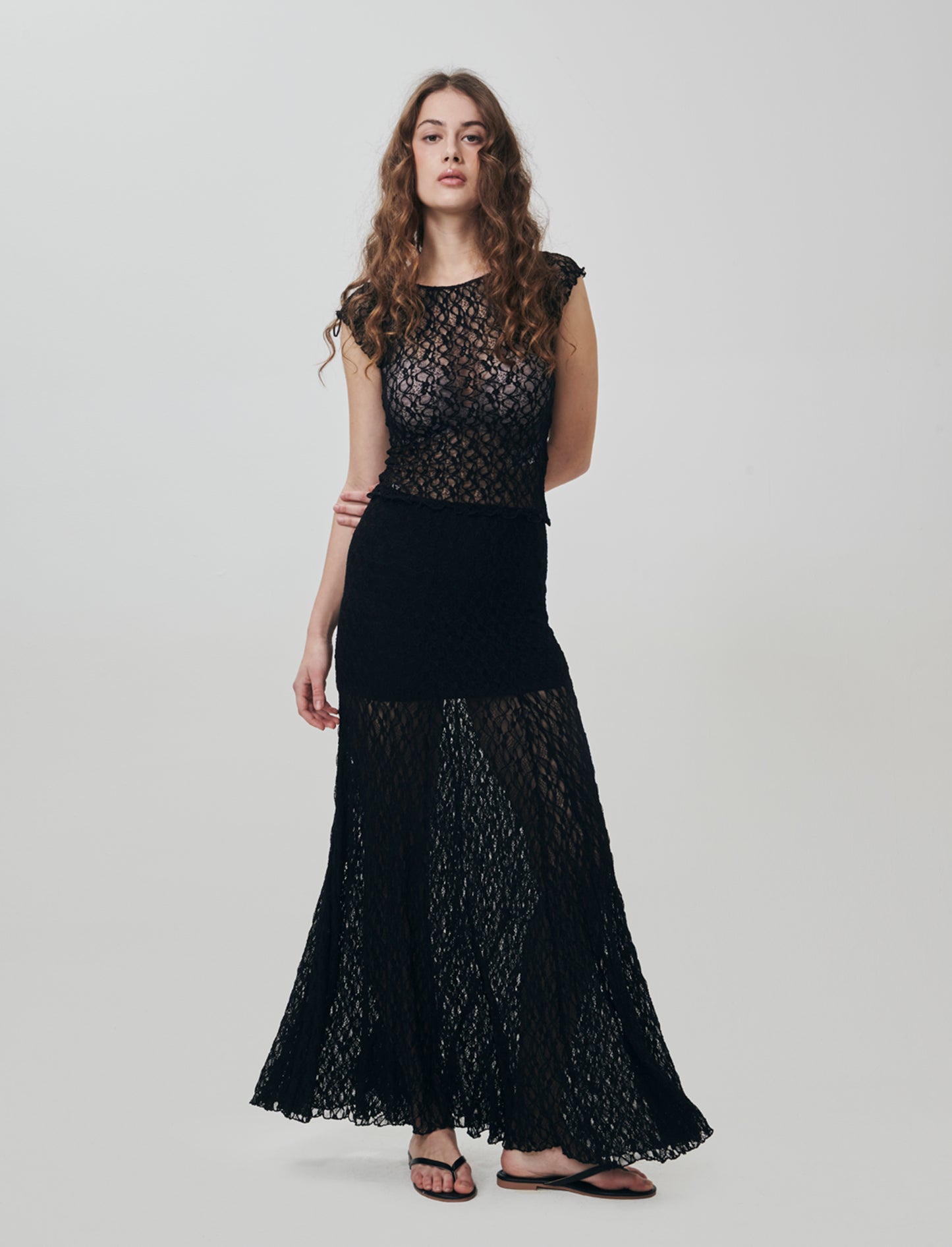 T-shirt in pizzo con scollo a barca - Nero