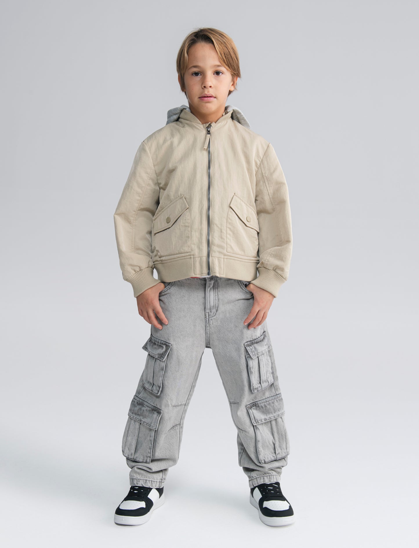 Giubbotto con cappuccio e zip frontale - Beige