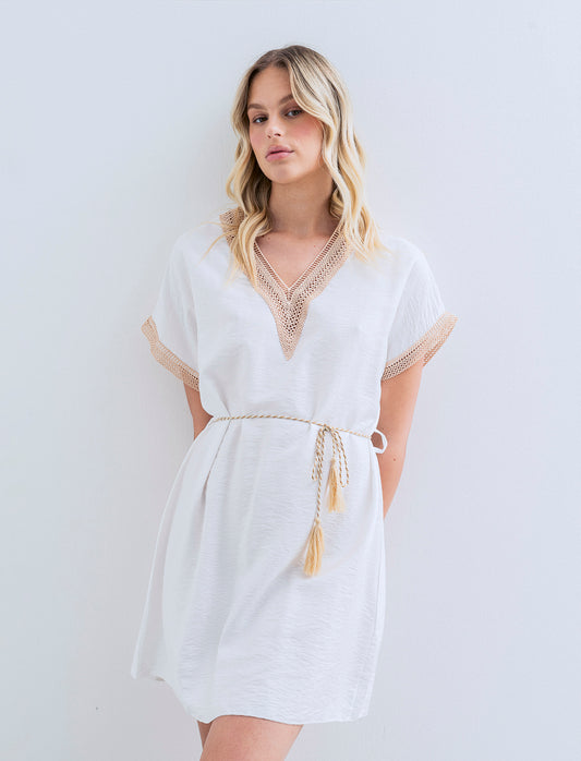 Vestito con cintura e passamaneria - Bianco