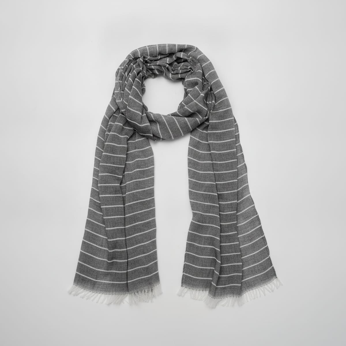 Foulard gessato elegante e versatile - Nero