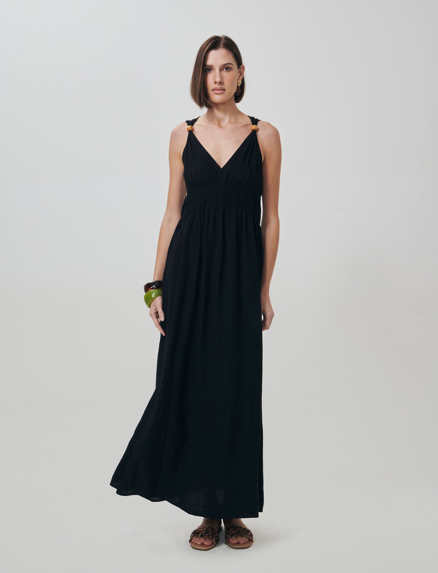 Vestito lungo con scollo a V e arricciato - Nero