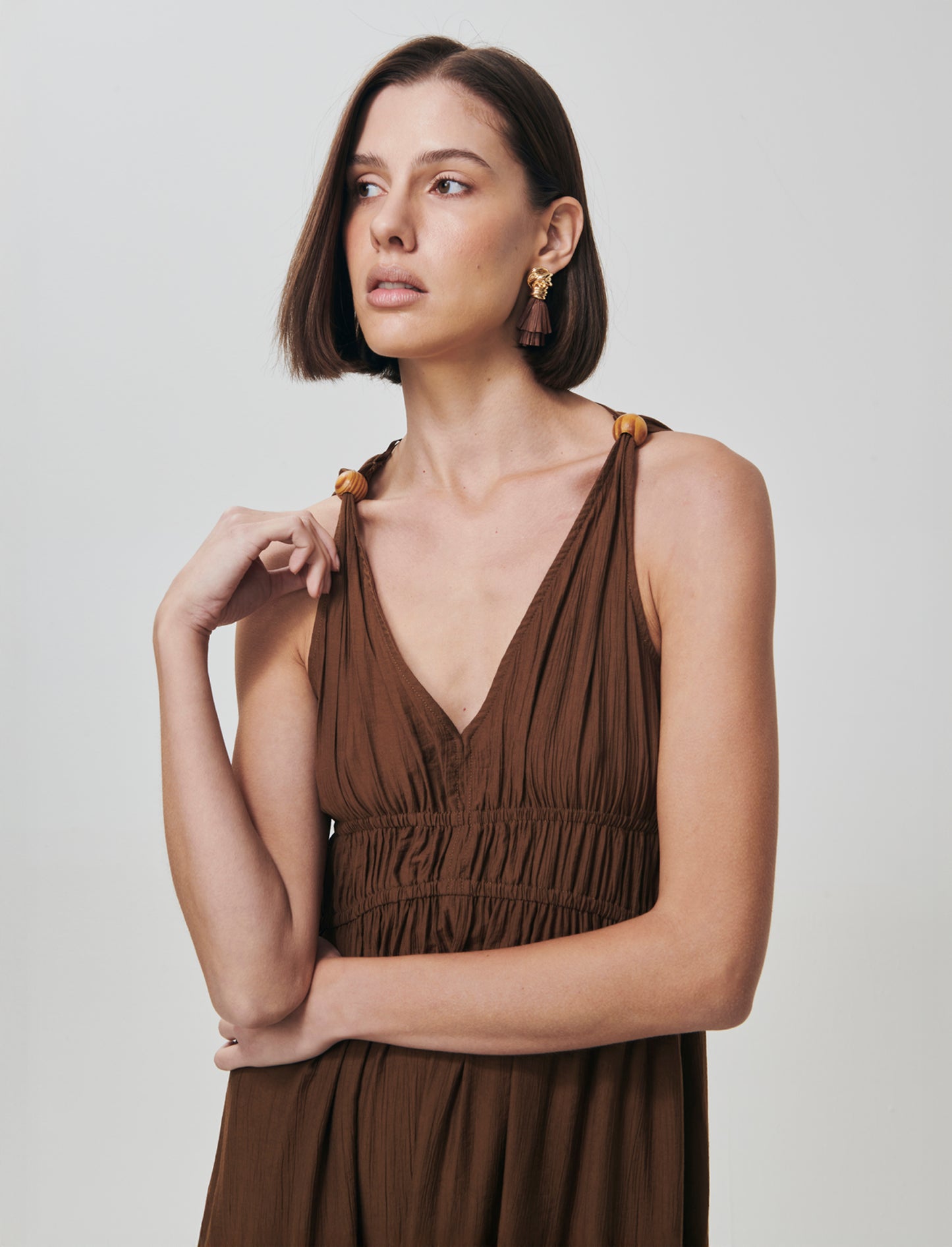 Vestito lungo con scollo a V e arricciato - Marrone tabacco