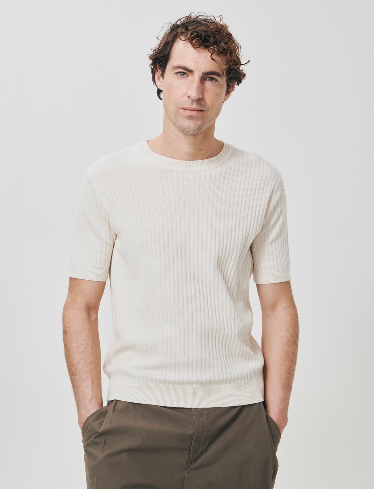 T-shirt girocollo in maglia a coste - Beige ecru