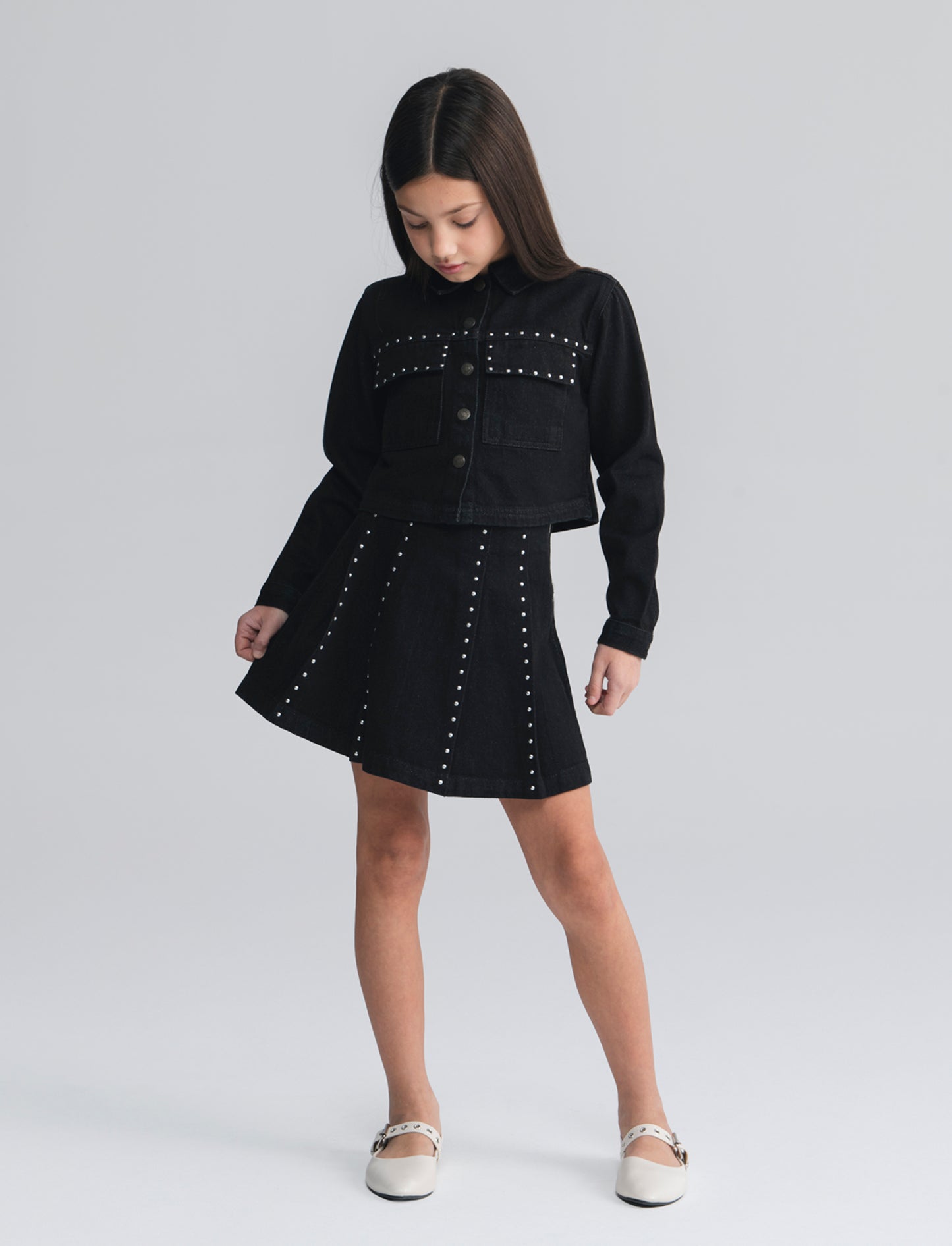 Gonna a pieghe in denim con borchie - Nero