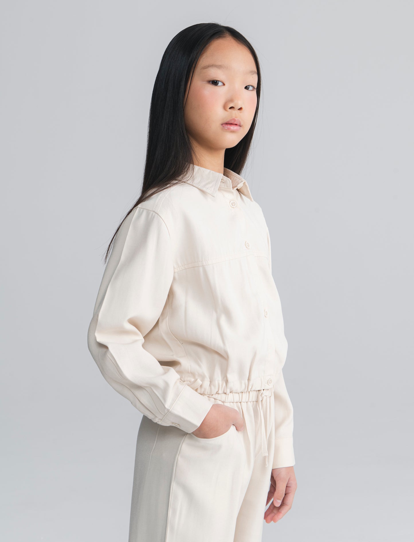 Camicia da bambina con coulisse e fiocchi - Beige