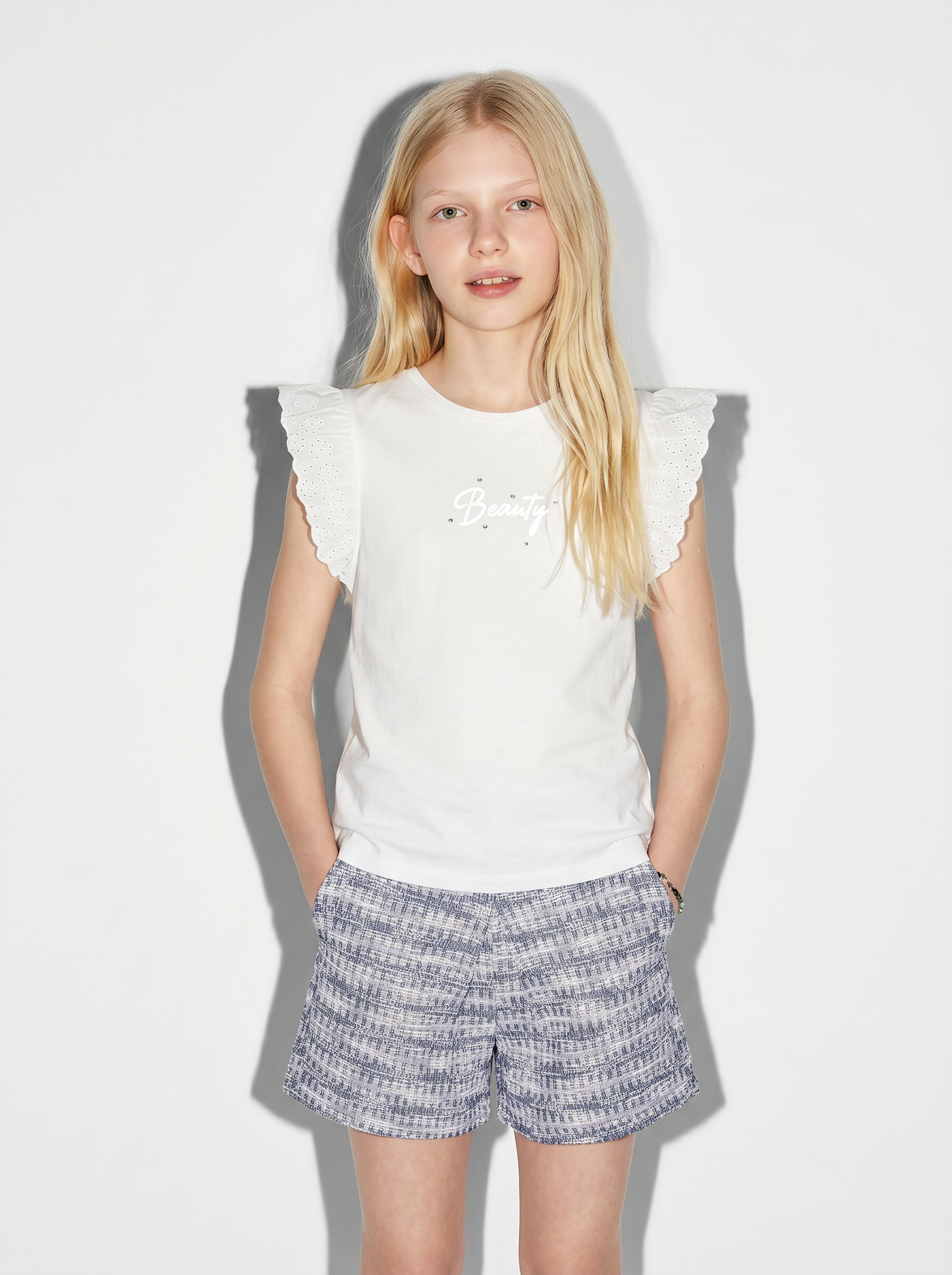 T-shirt estiva bambina con volant e strass - Bianco