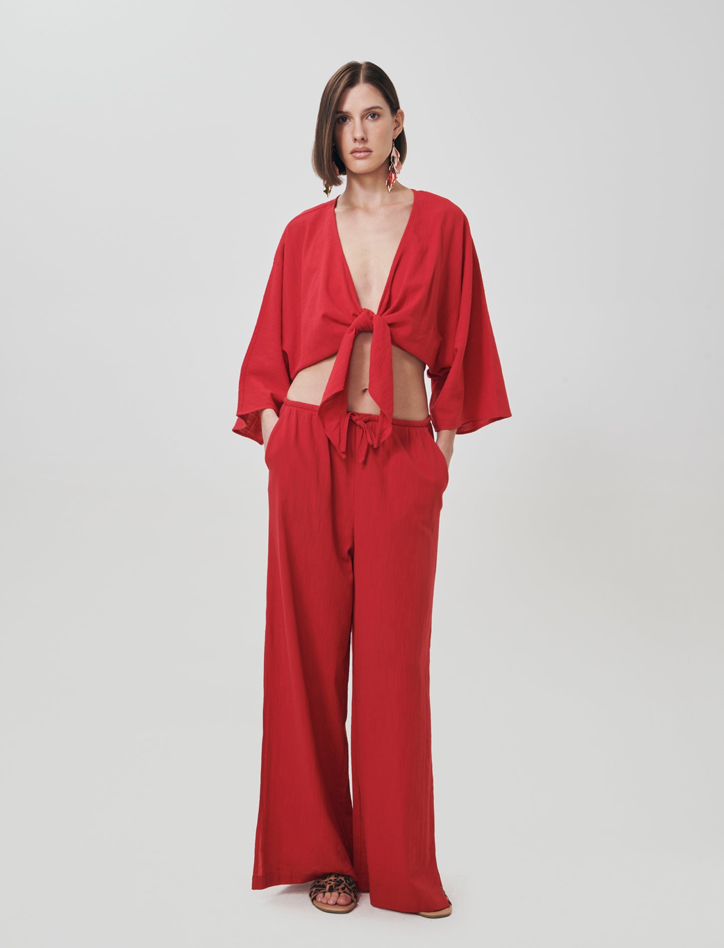 Pantalone Gamba Larga con Spacchi Laterali - Rosso