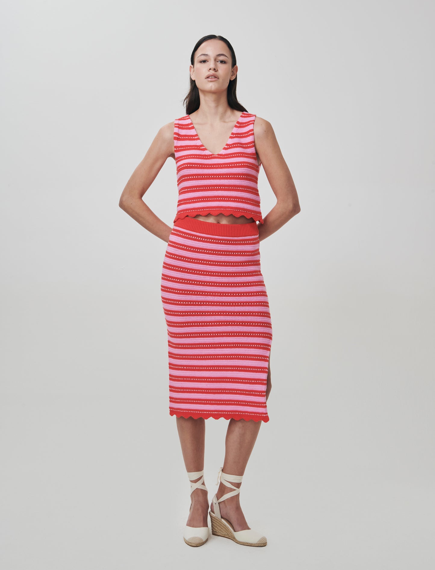 Introducing the Crochet Tank Top, a stylish and versatile addition to any woman's wardrobe. This sho - 