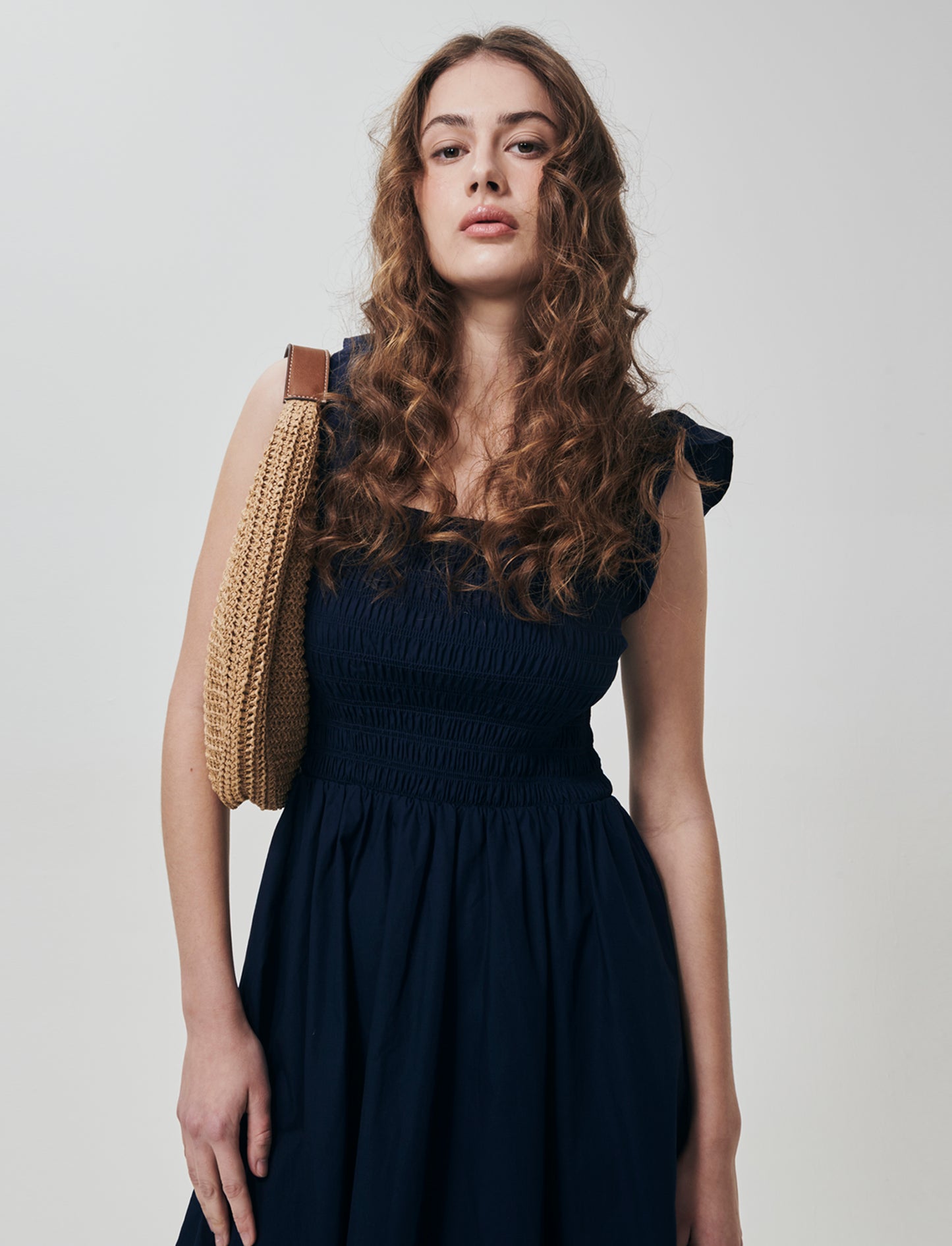 Abito lungo con busto smock e volant - Blu