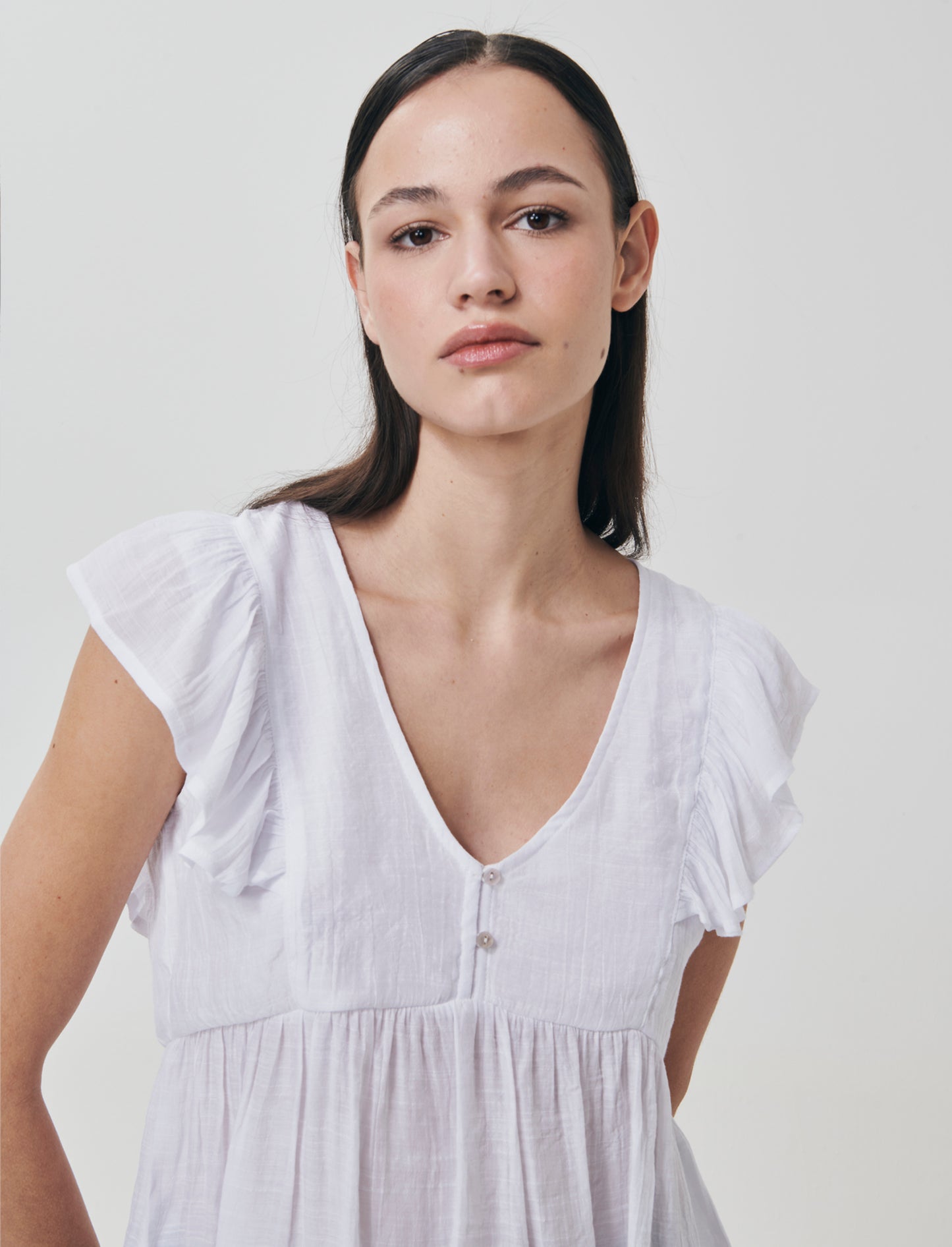 Top con Rouches e Scollo a V Sagomato - Bianco