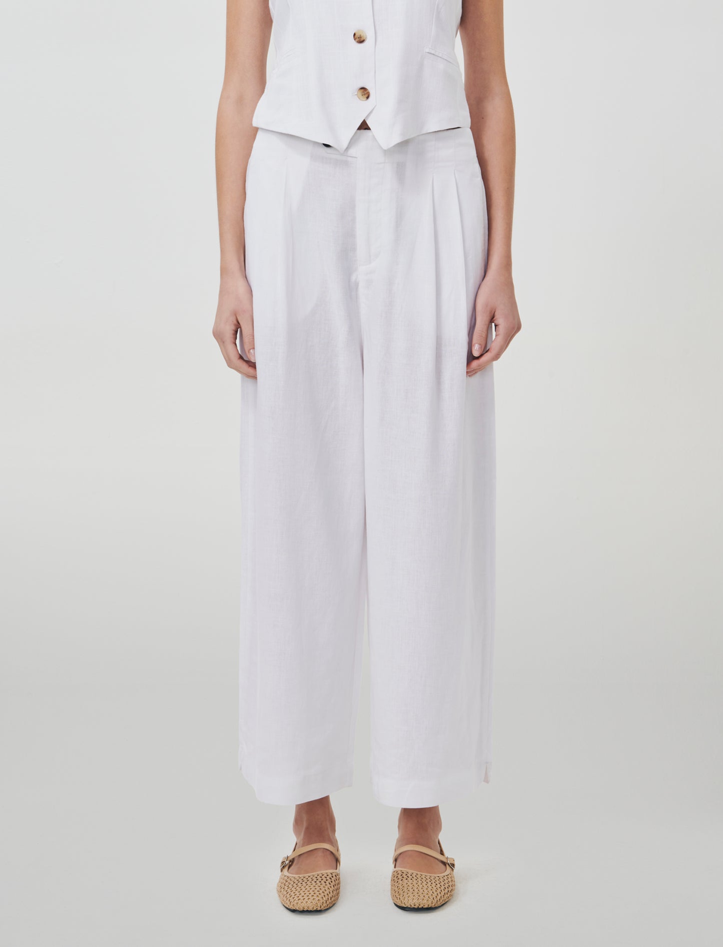 High-Waisted Trousers with Side Pockets - White