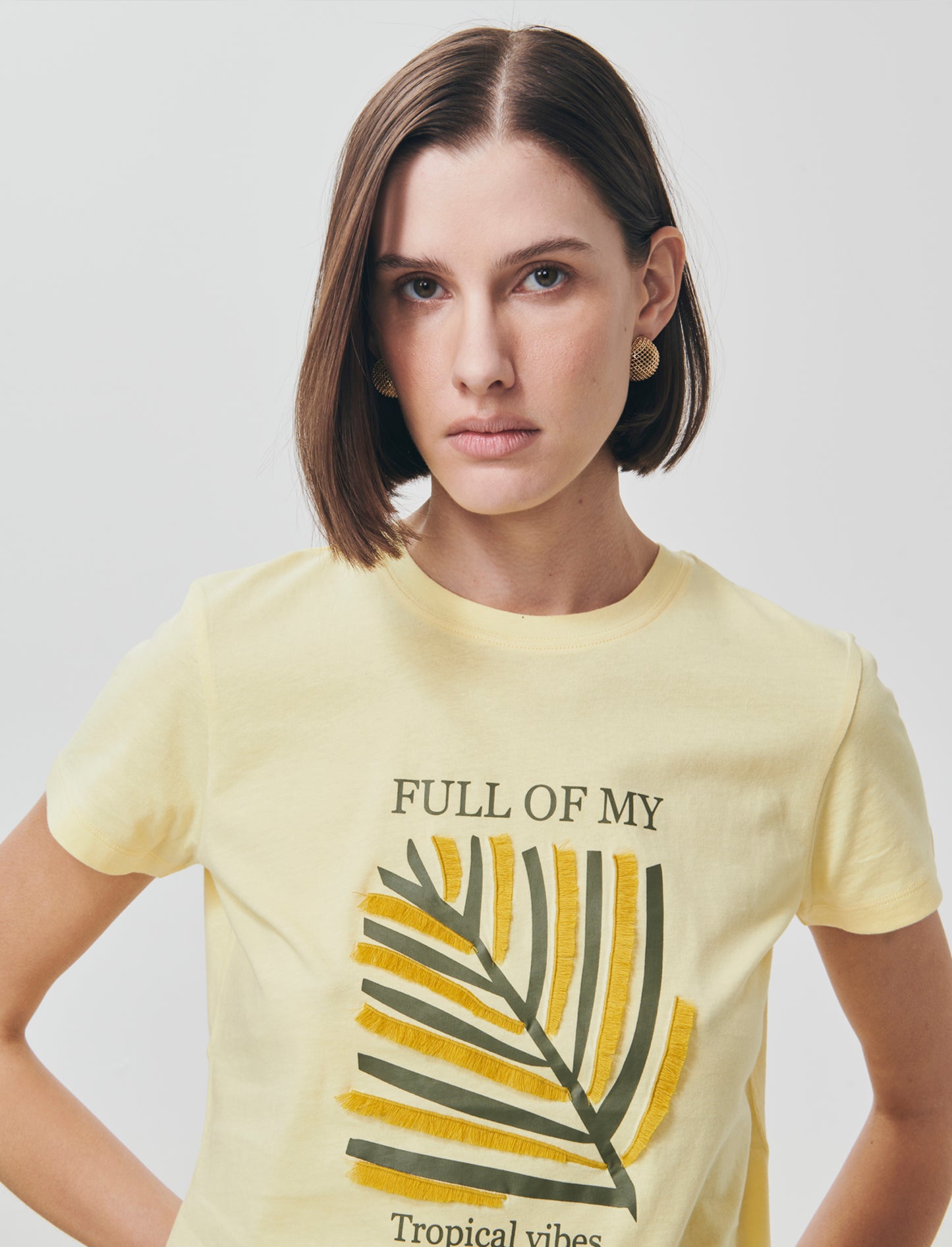 T-Shirt Mezza Manica con Ricamo - Giallo pastello