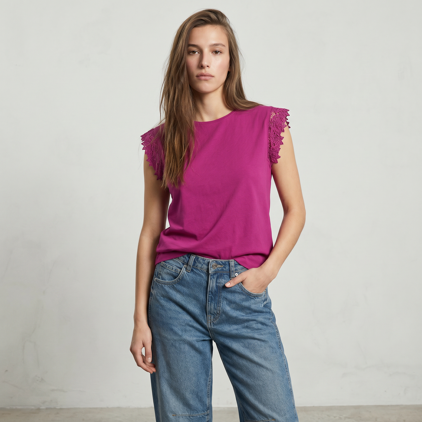 T-shirt in pizzo per donne eleganti - Fuxia