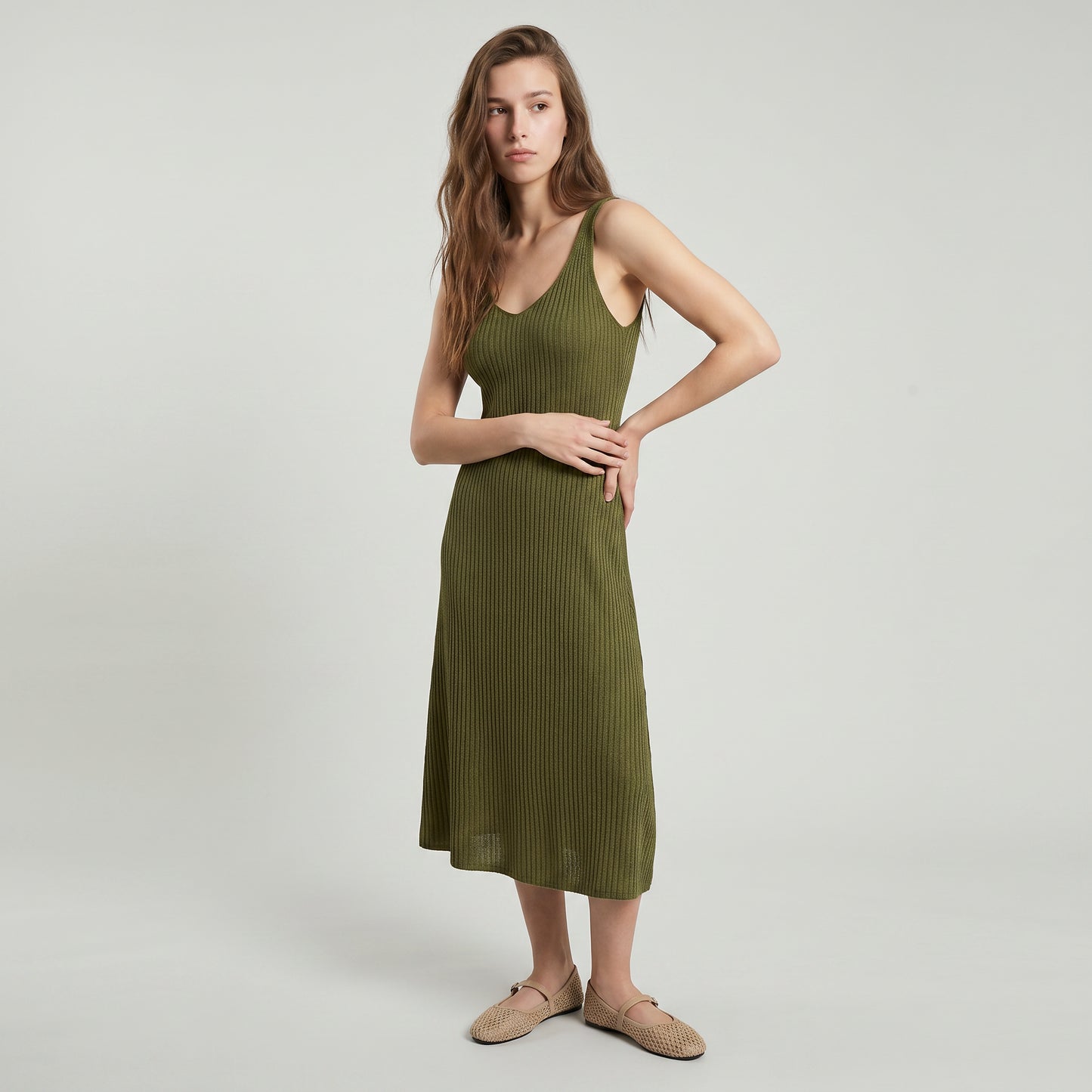 Vestito lungo smanicato con scollo a V - Verde abete