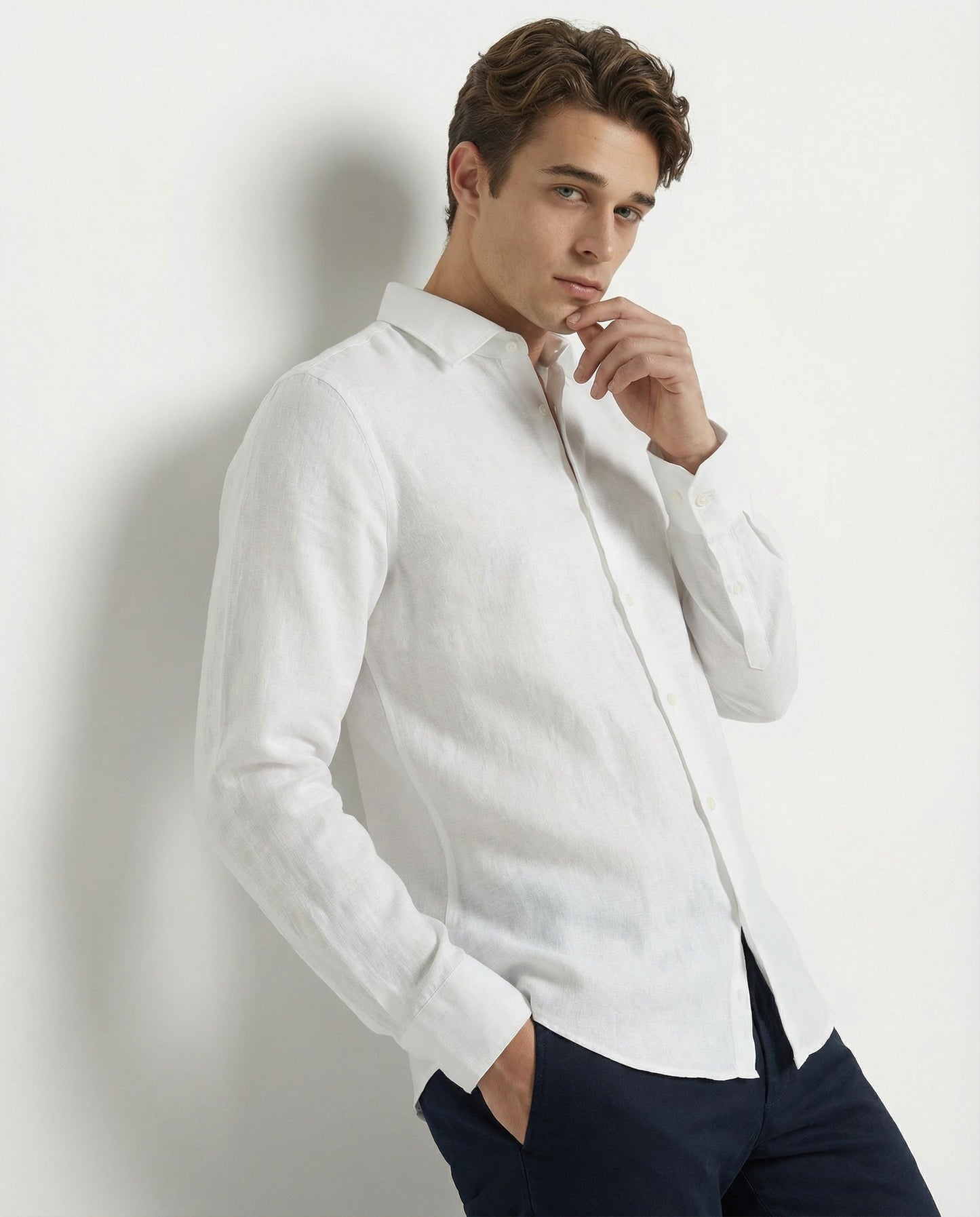 Light linen shirt with French collar - White
