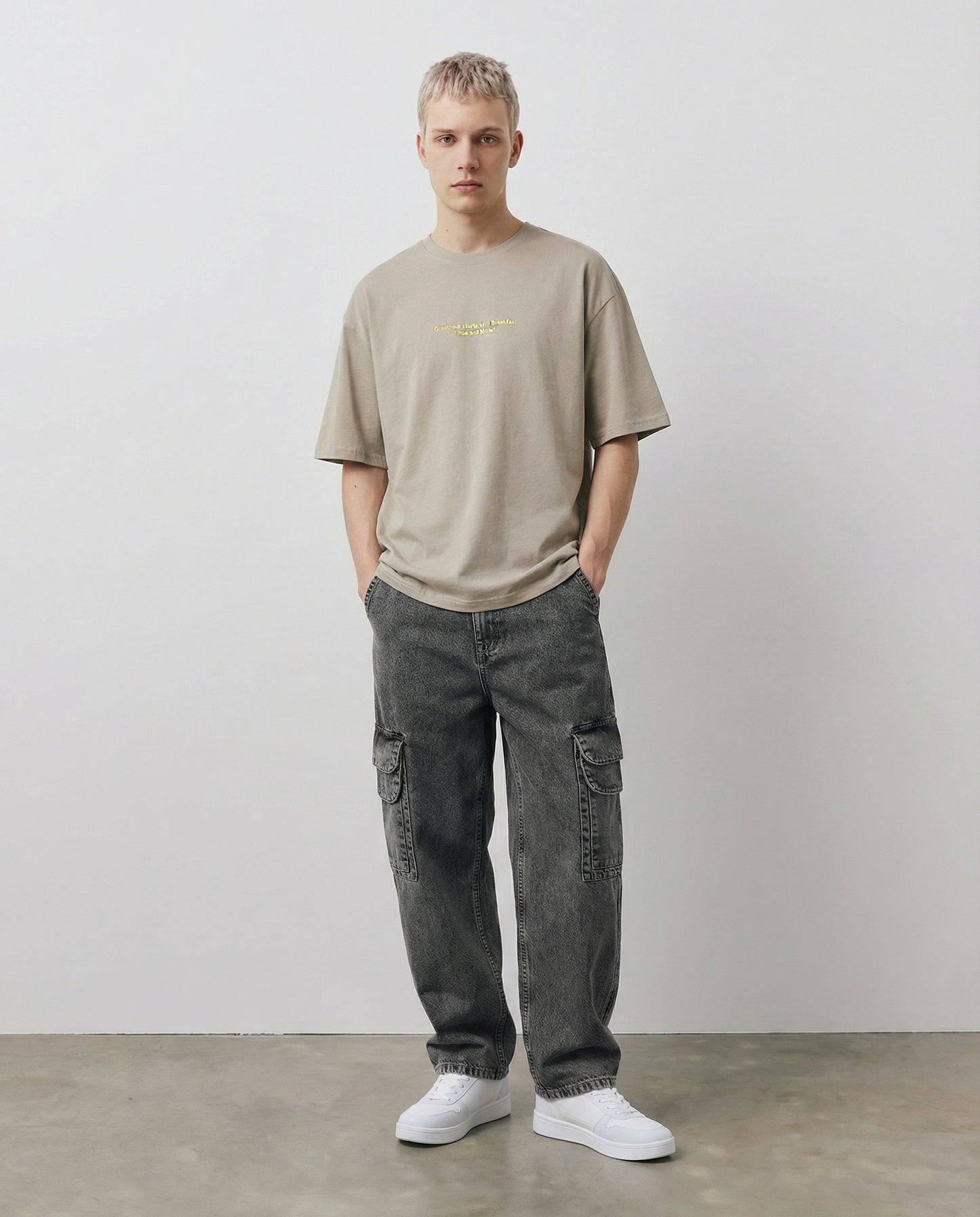 T-shirt girocollo con stampa boxy fit - Grigio stone