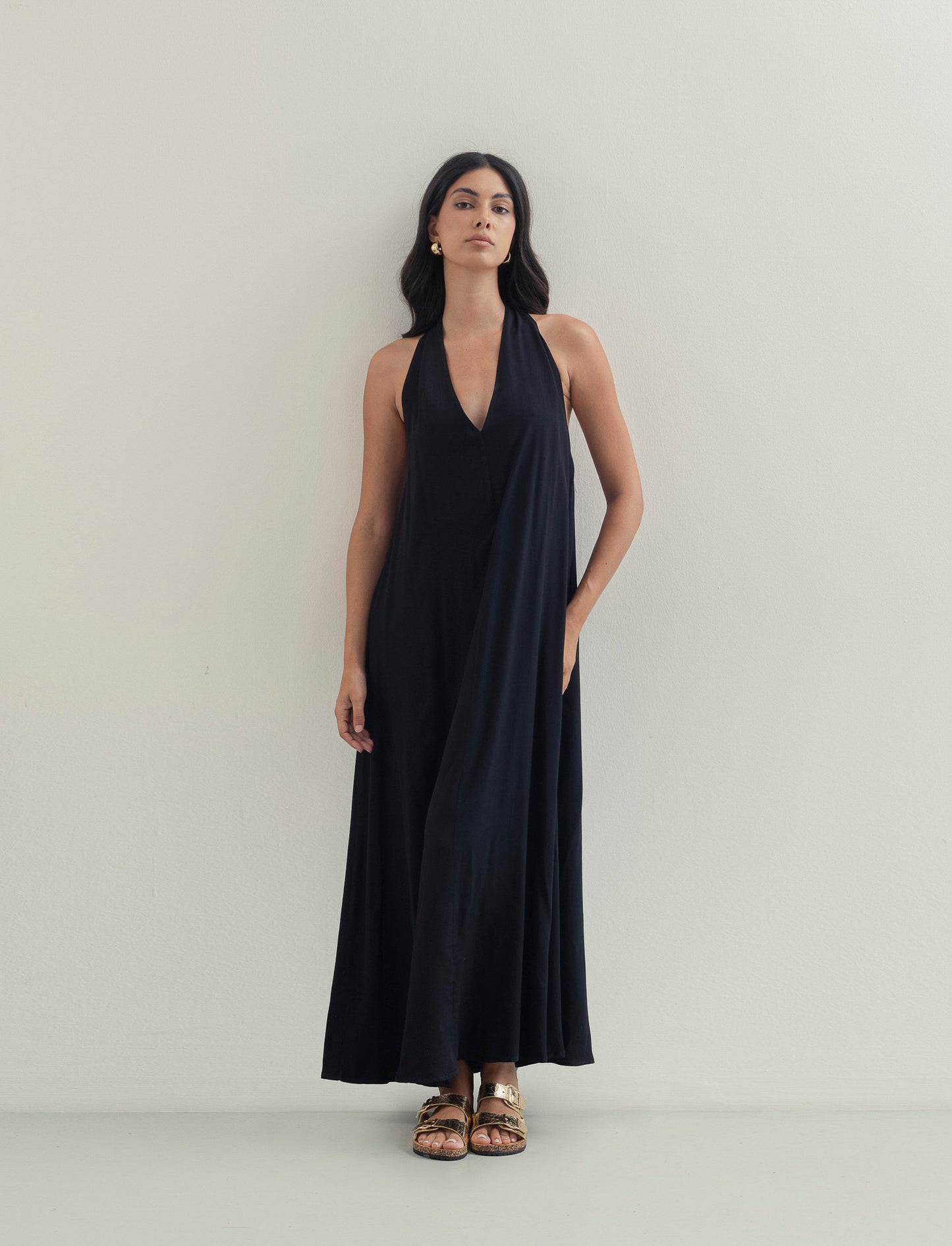 Vestito lungo in viscosa con incrocio sulla schiena - Nero