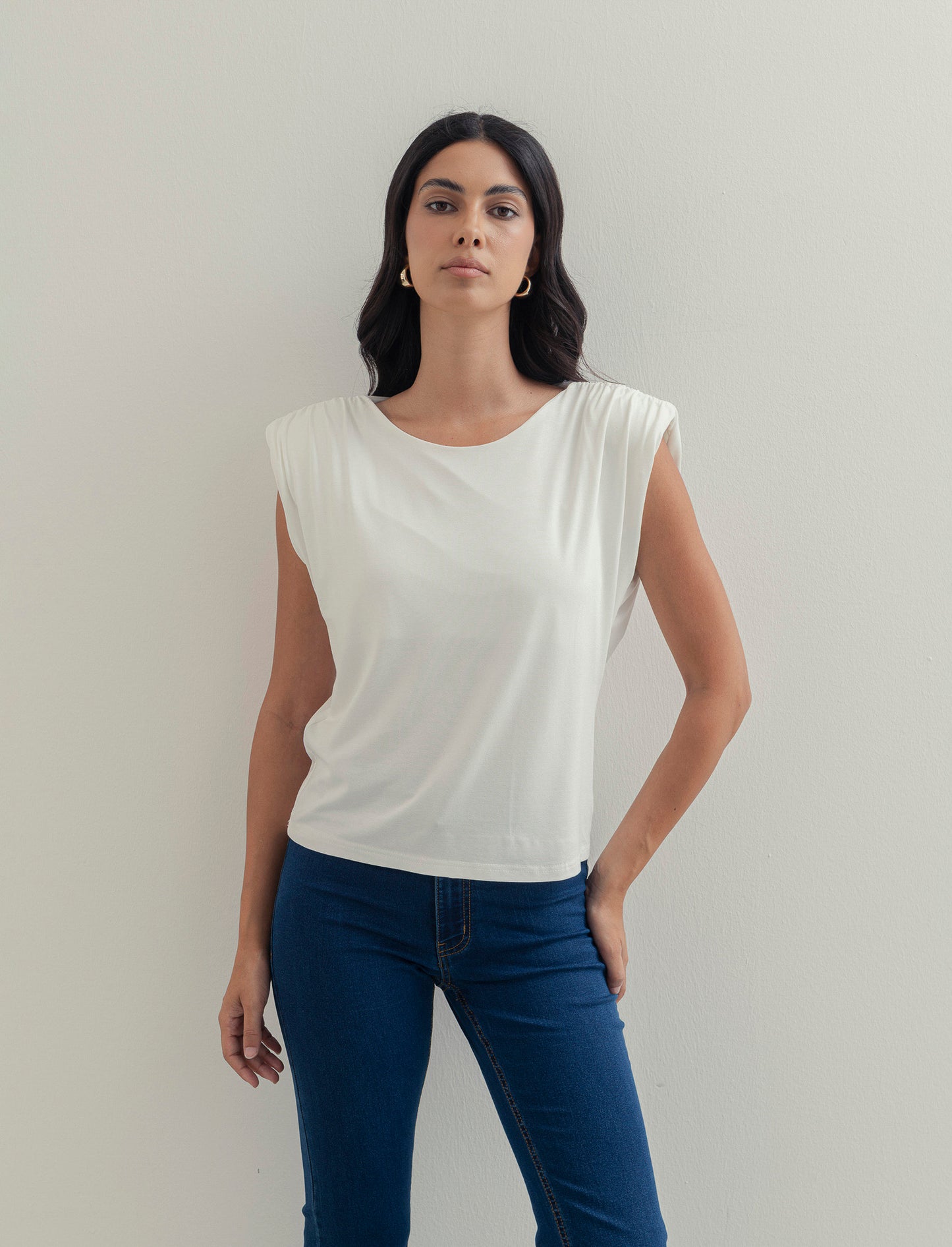 Tshirt smanicata con spalline - Bianco latte
