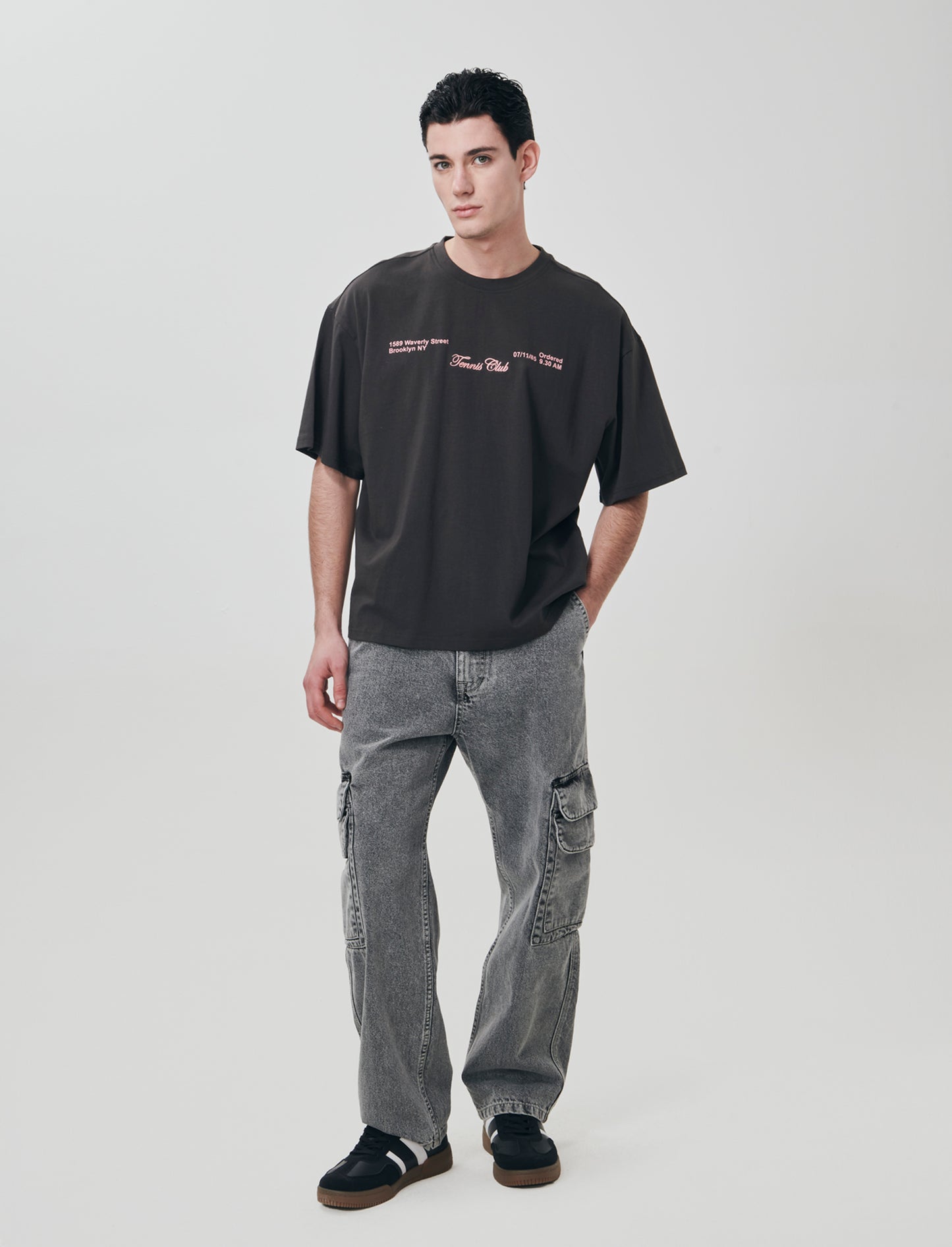 T-shirt girocollo con stampe e ricami - Grigio piombo