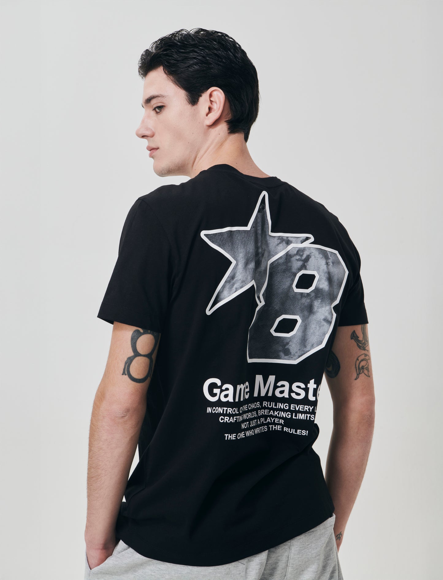 T-shirt girocollo con stampe mimetiche - Nero