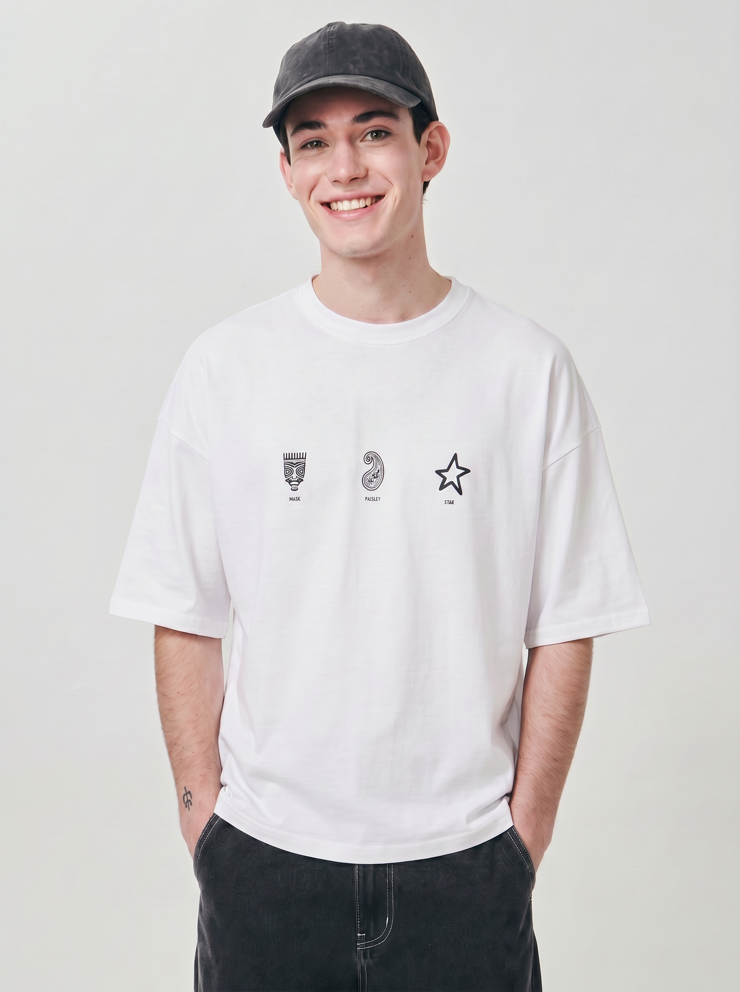 Boxy fit T-shirt with prints and embroidery - White