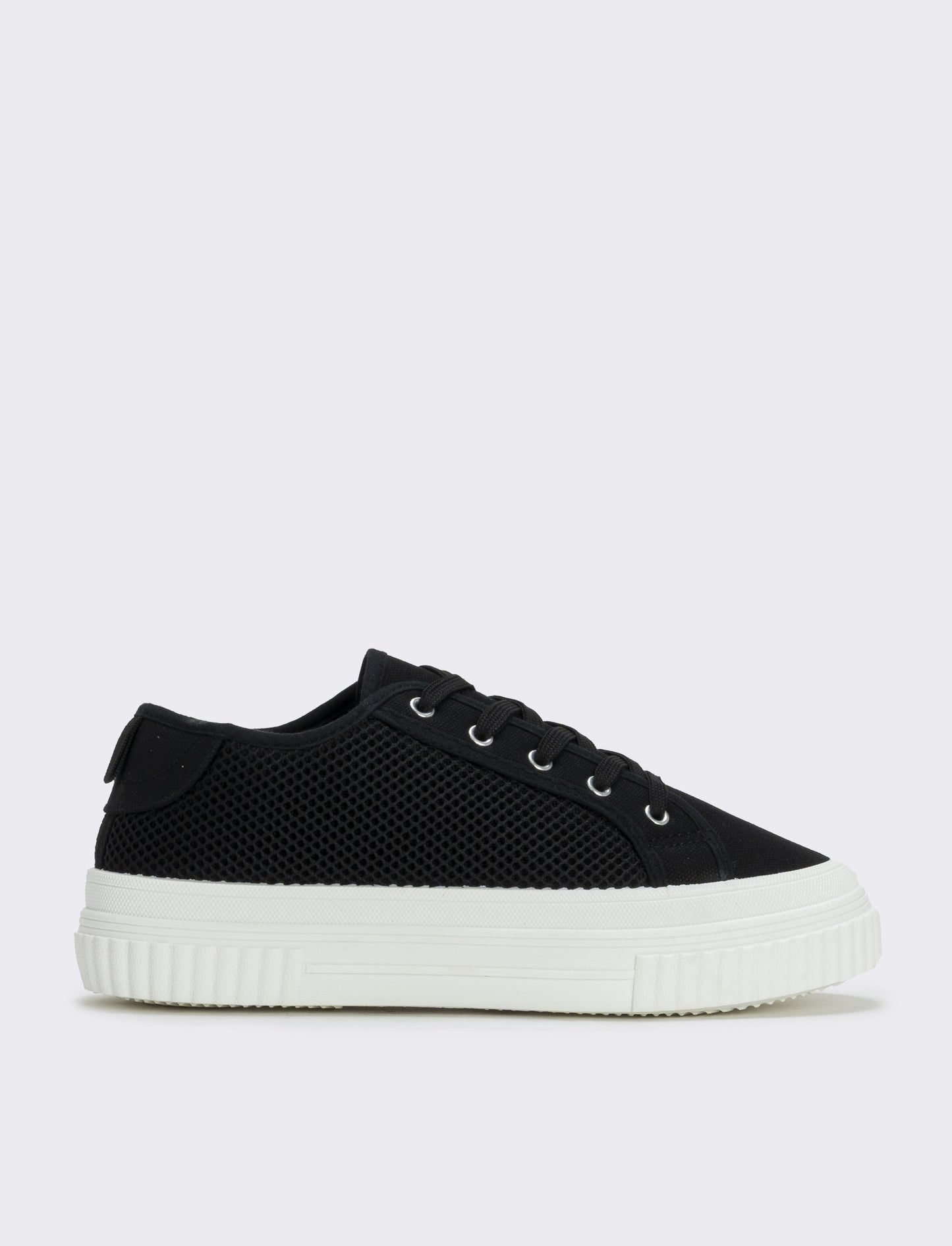 Net-effect sneakers in two colors - Black